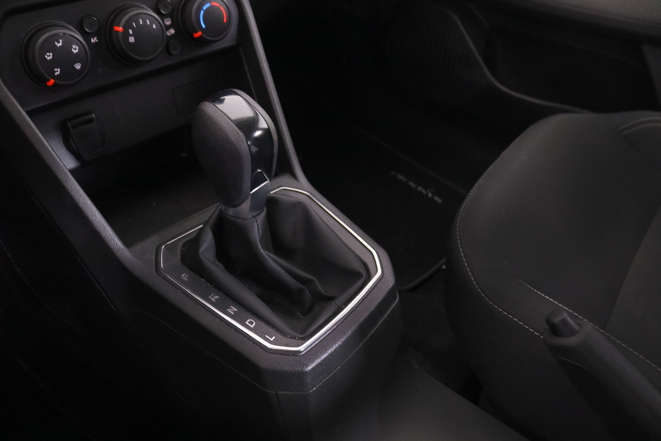 Dacia Sandero 1.0 TCe Confort - foto 14