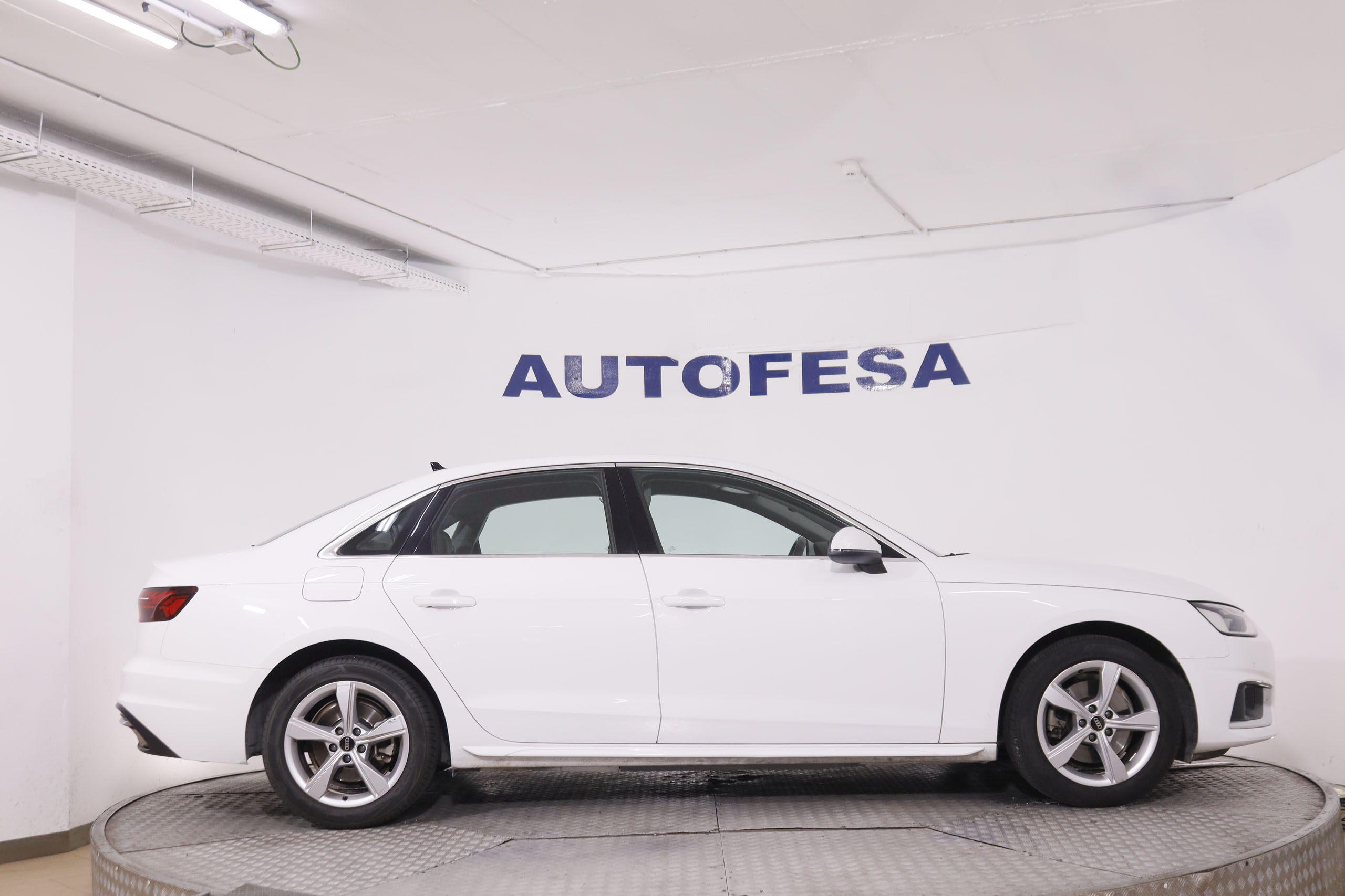 Audi A4 35 TFSI MHEV Advance - foto 9