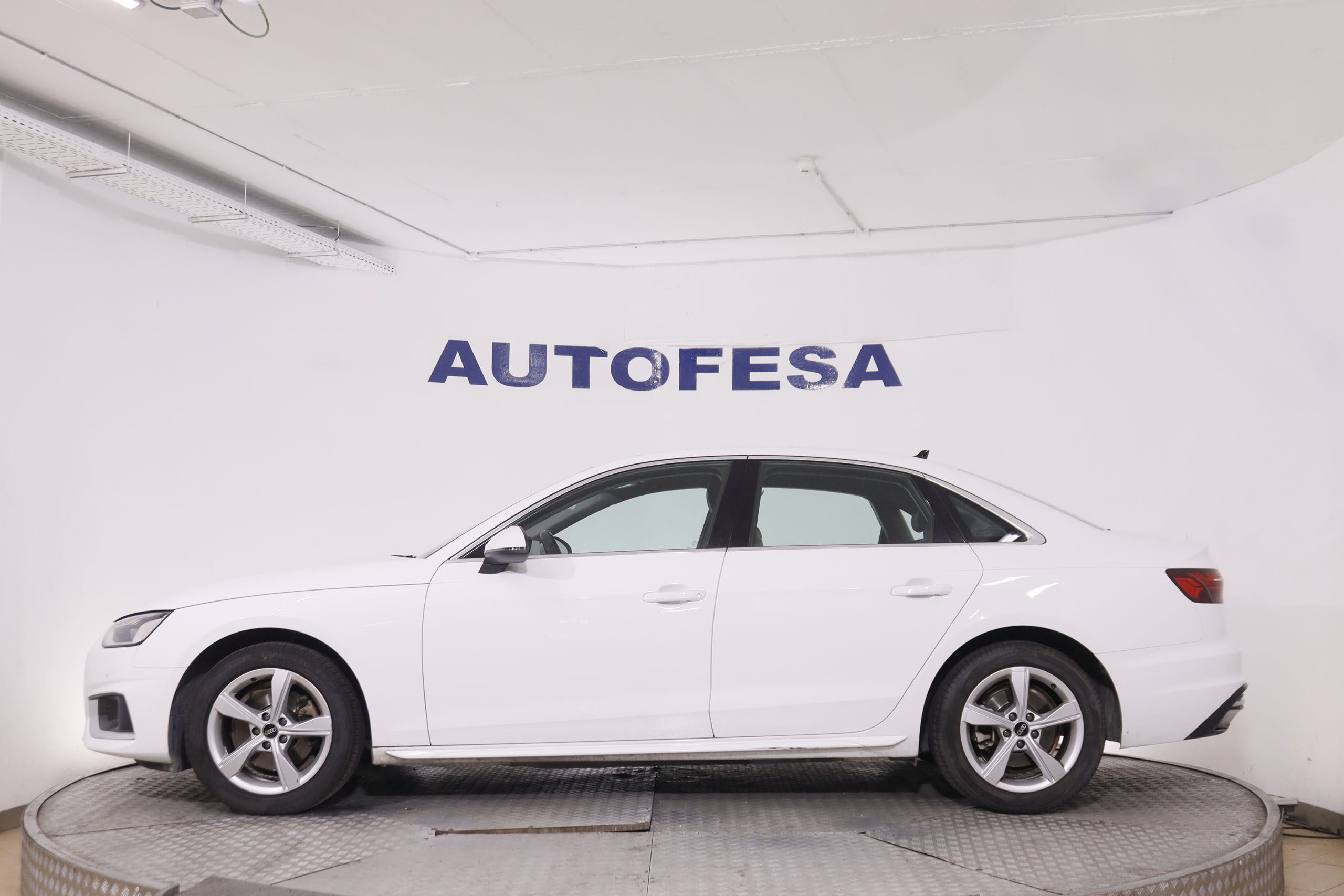 Audi A4 35 TFSI MHEV Advance - foto 4