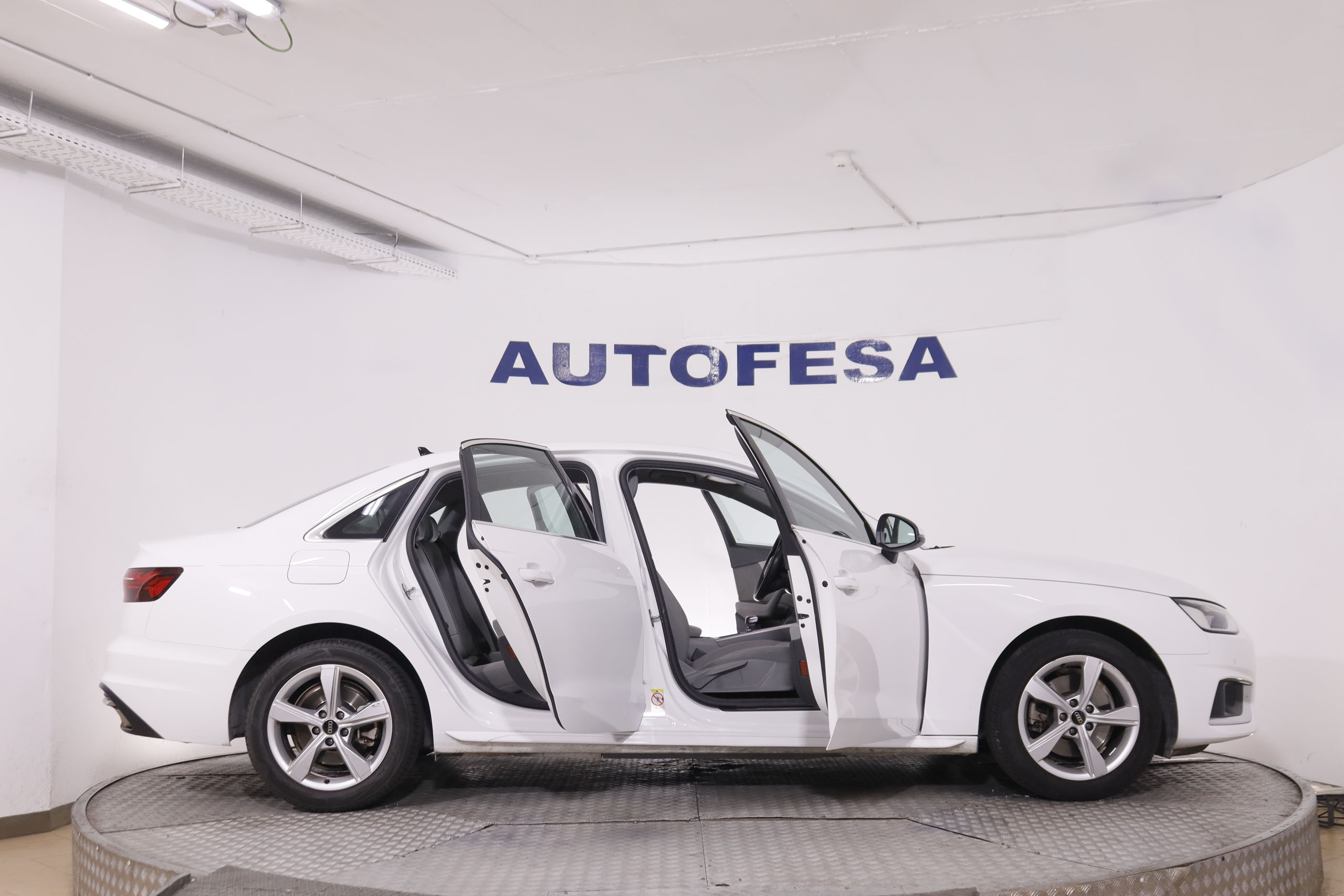 Audi A4 35 TFSI MHEV Advance - foto 10