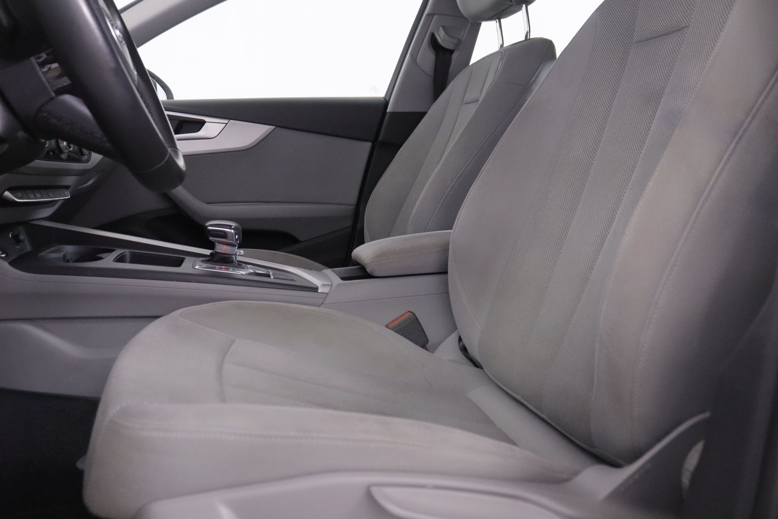 Audi A4 35 TFSI MHEV Advance - foto 21