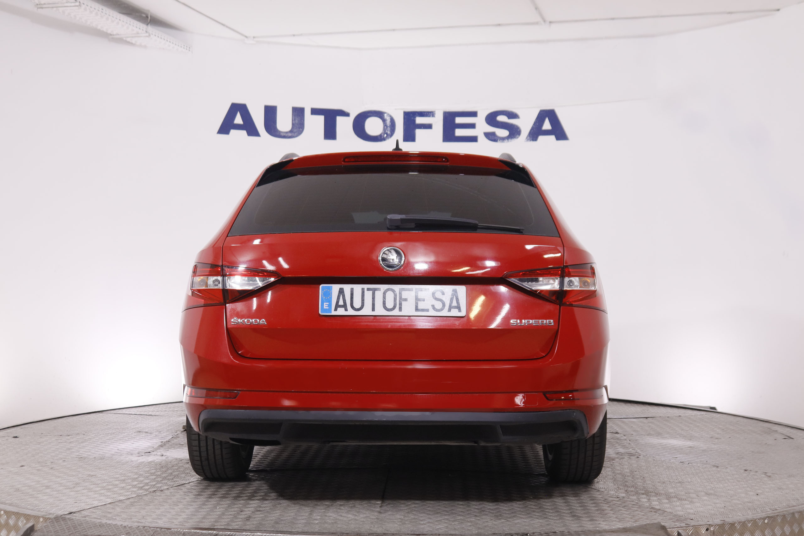 Škoda Superb Combi 2.0 TDI DSG - foto 6