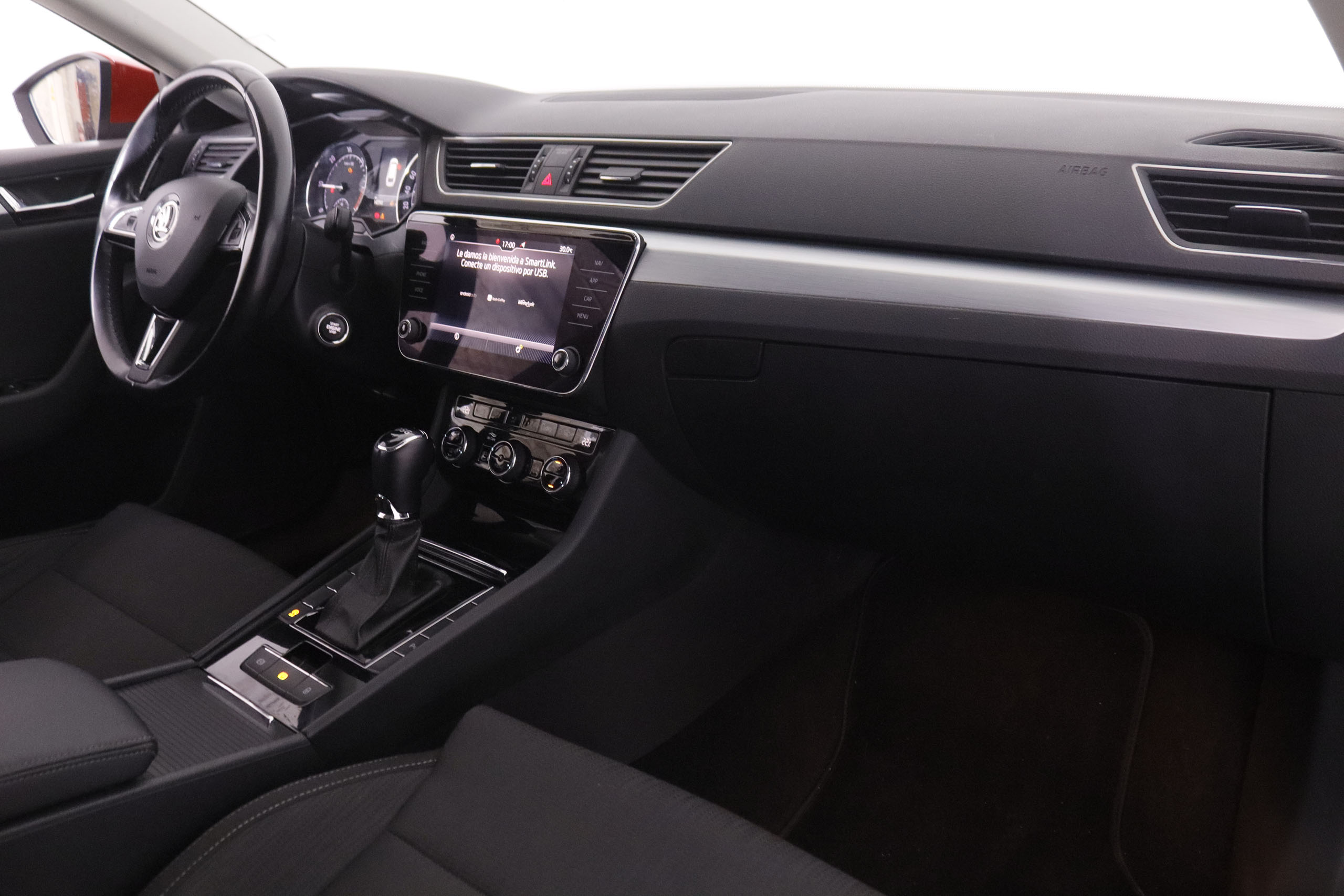 Škoda Superb Combi 2.0 TDI DSG - foto 11