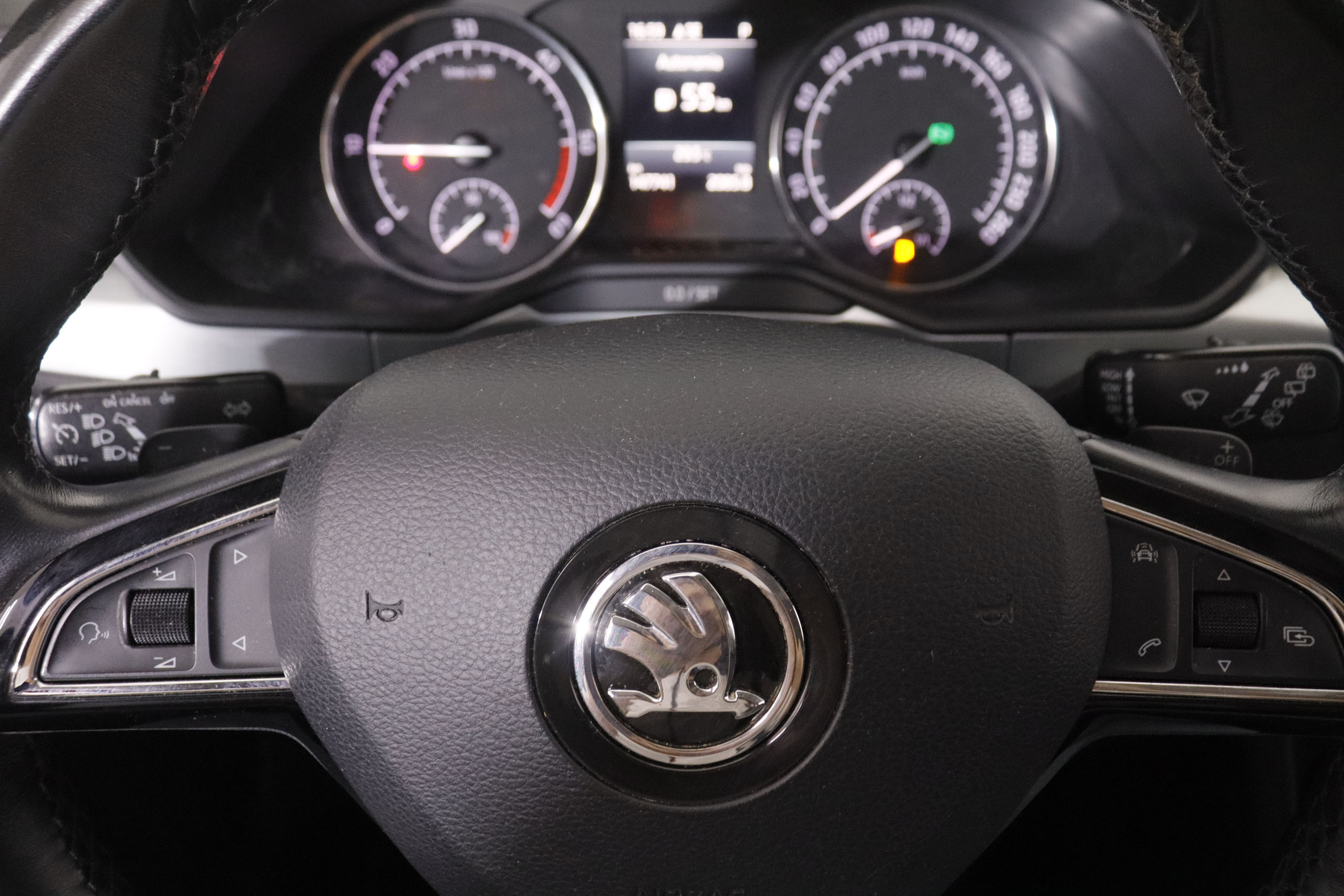 Škoda Superb Combi 2.0 TDI DSG - foto 13