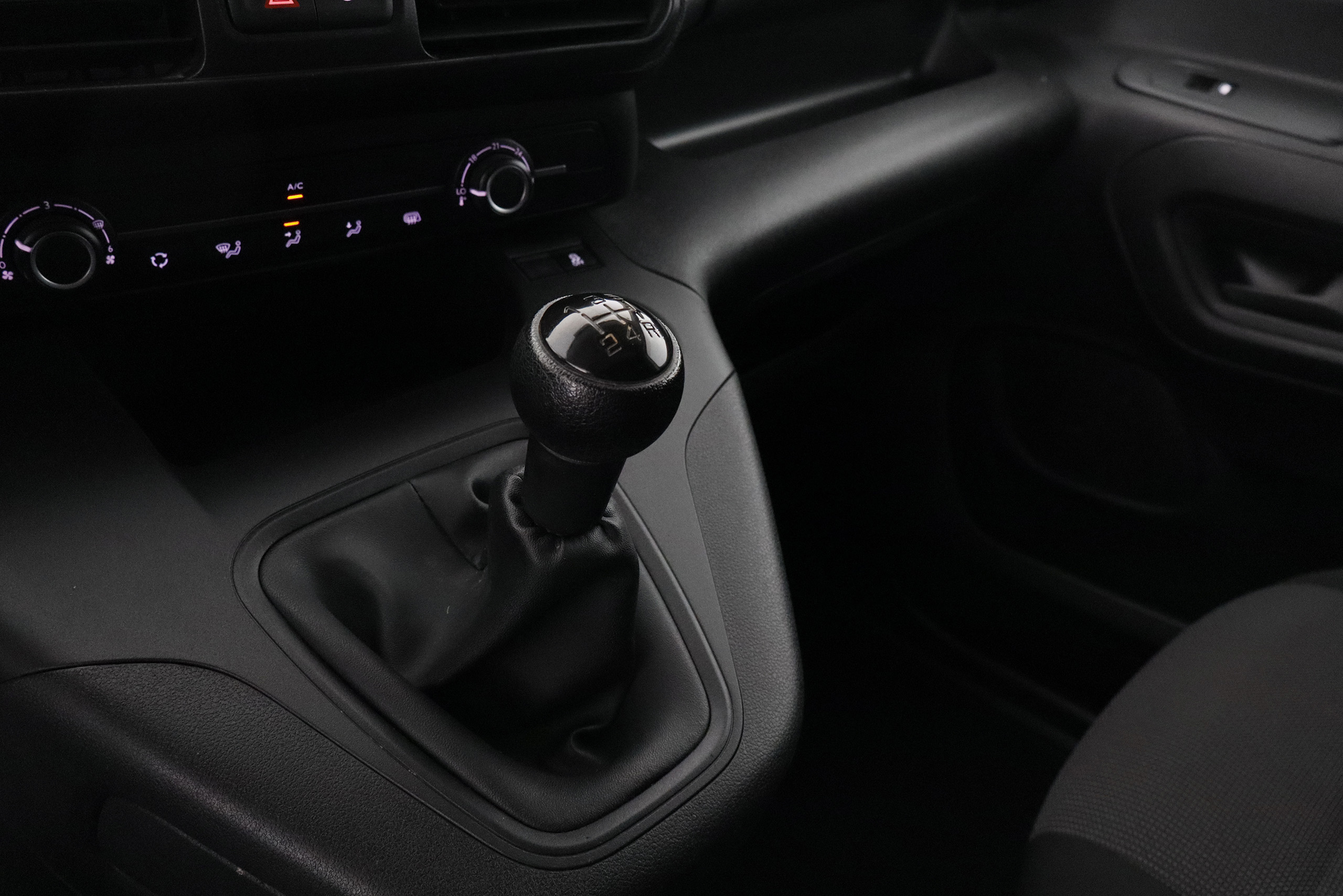 Peugeot Partner 1.5 Blue HDi Pro Standard 600KG - foto 15