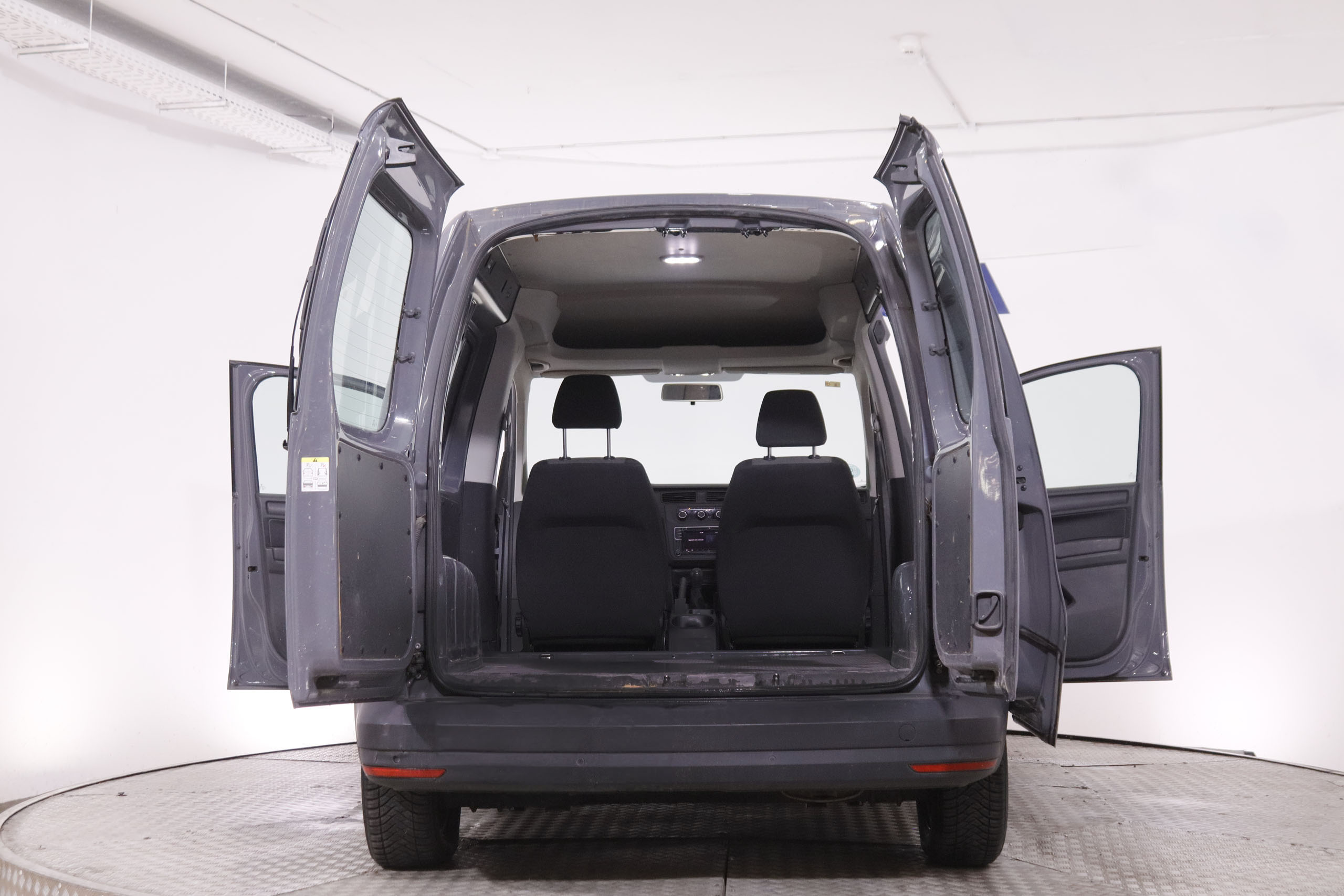 Volkswagen Caddy 2.0 TDI - foto 9