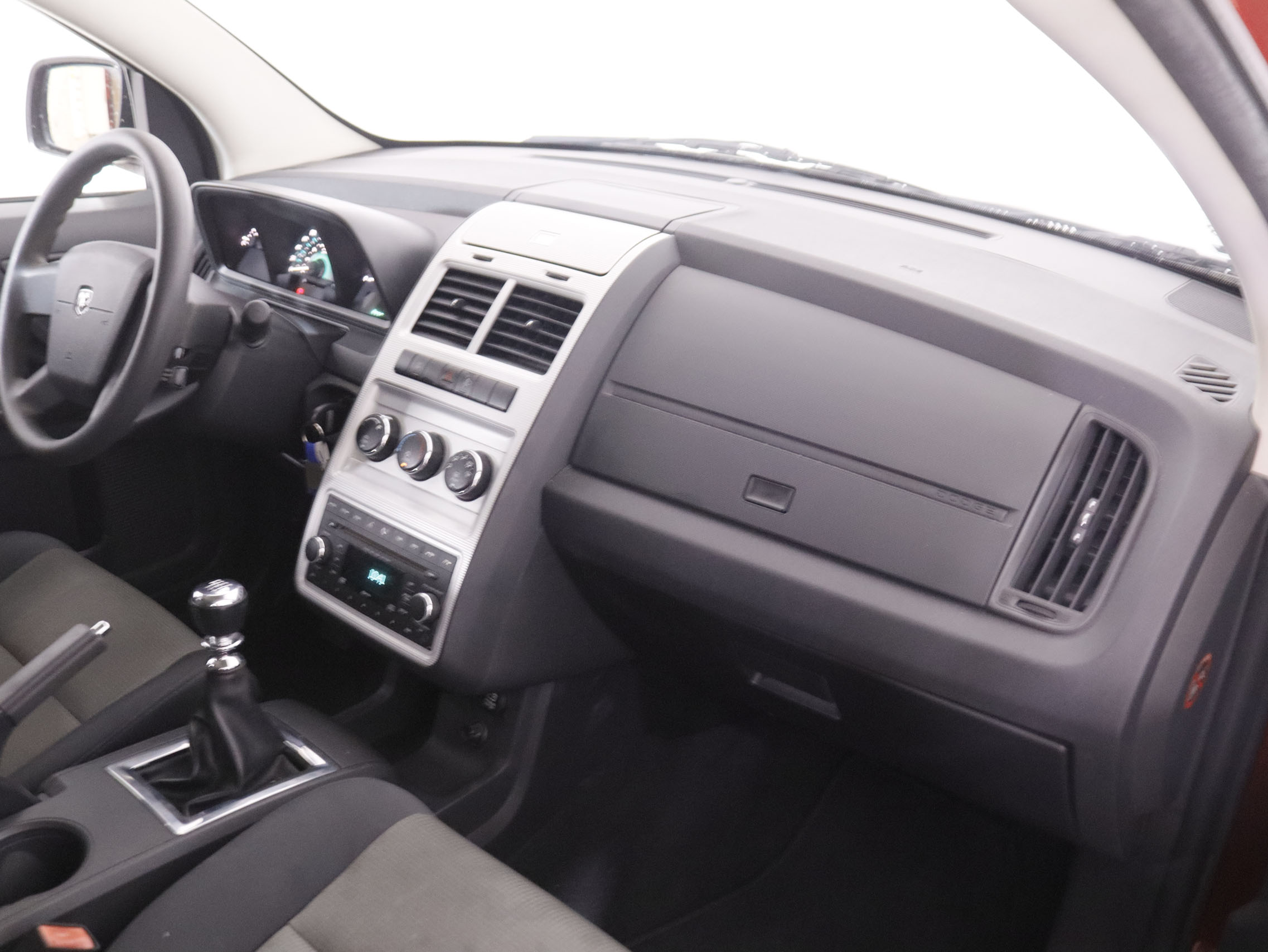 Dodge Journey 2.0 CRDi SE - foto 12