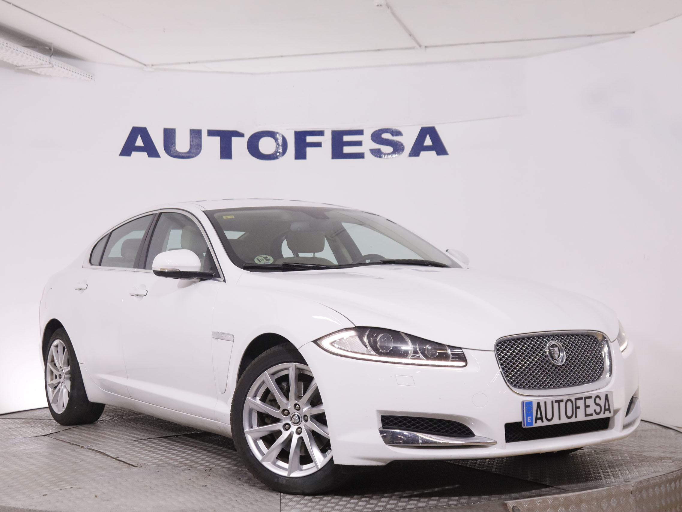 Jaguar XF 2.2 Diesel Entry - foto 3