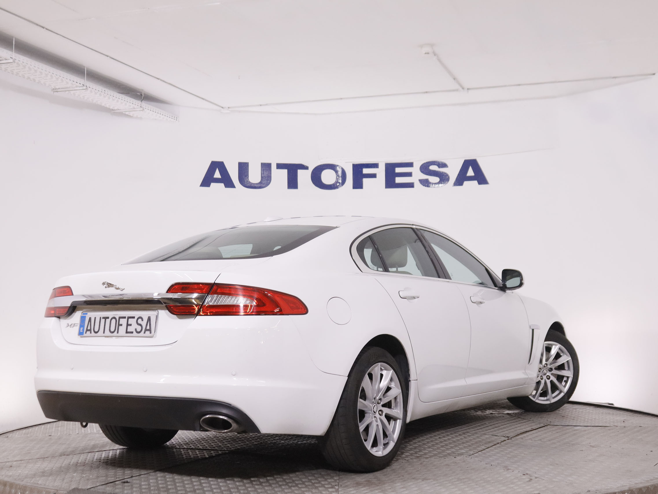 Jaguar XF 2.2 Diesel Entry - foto 6