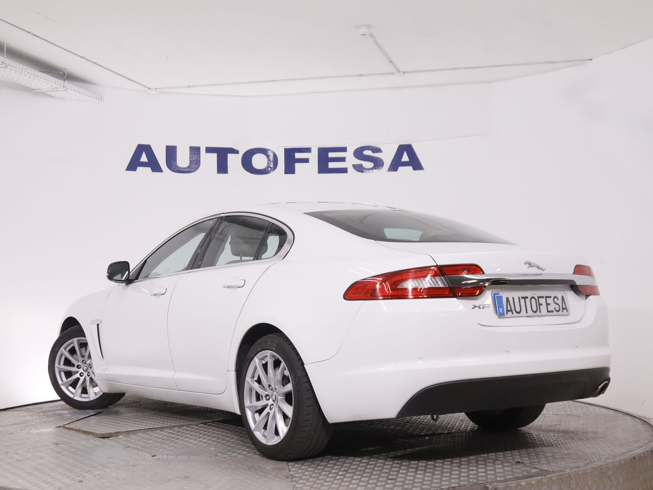 Jaguar XF 2.2 Diesel Entry - foto 4