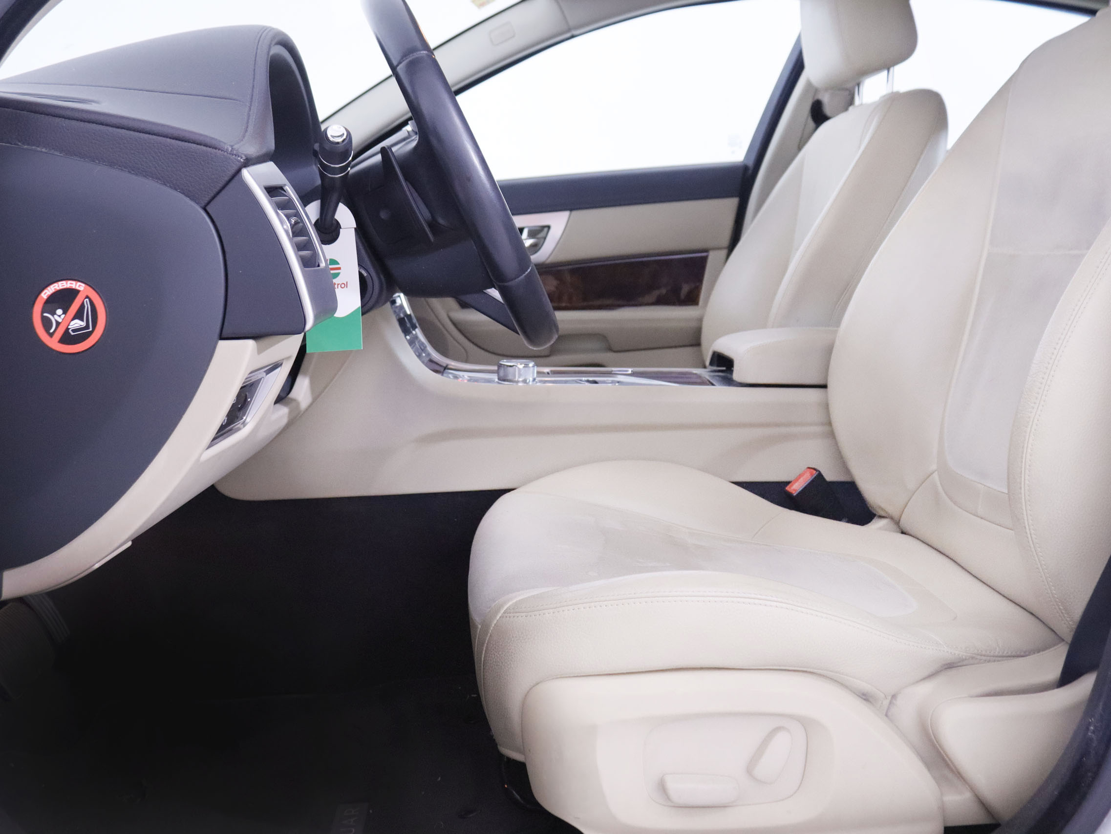 Jaguar XF 2.2 Diesel Entry - foto 18