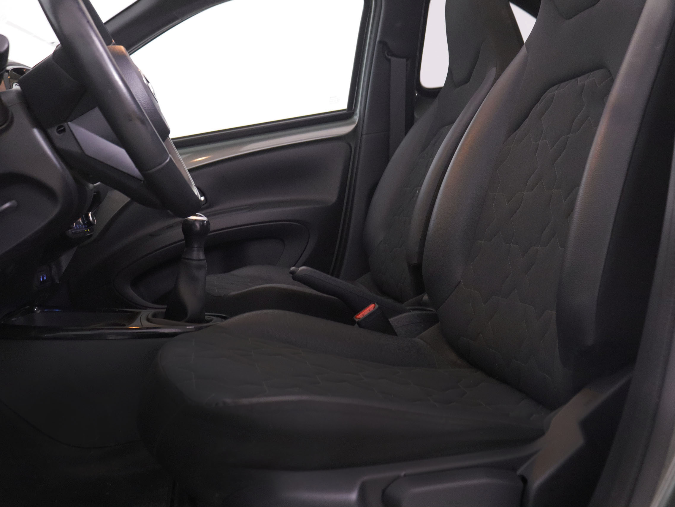 Toyota Aygo X 1.0 VVT-I X Tecno - foto 20