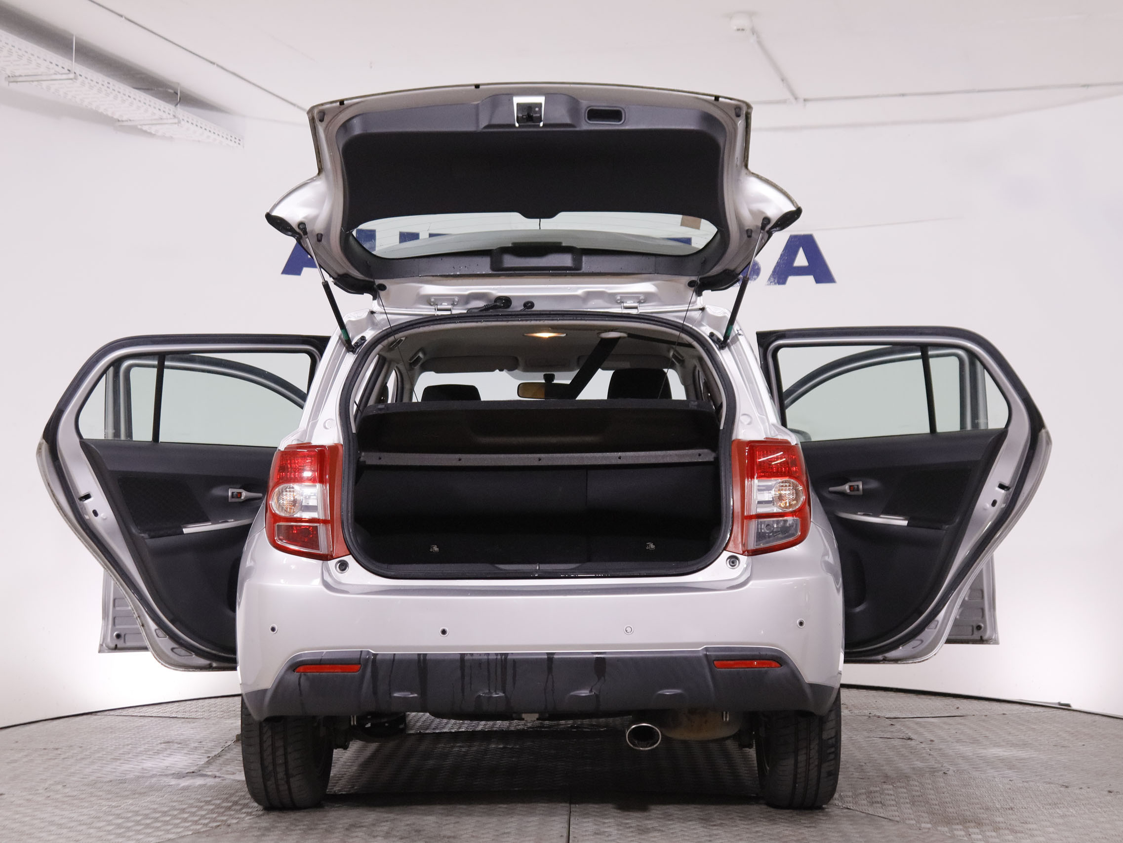 Toyota Urban Cruiser 1.3 VVT-I - foto 9
