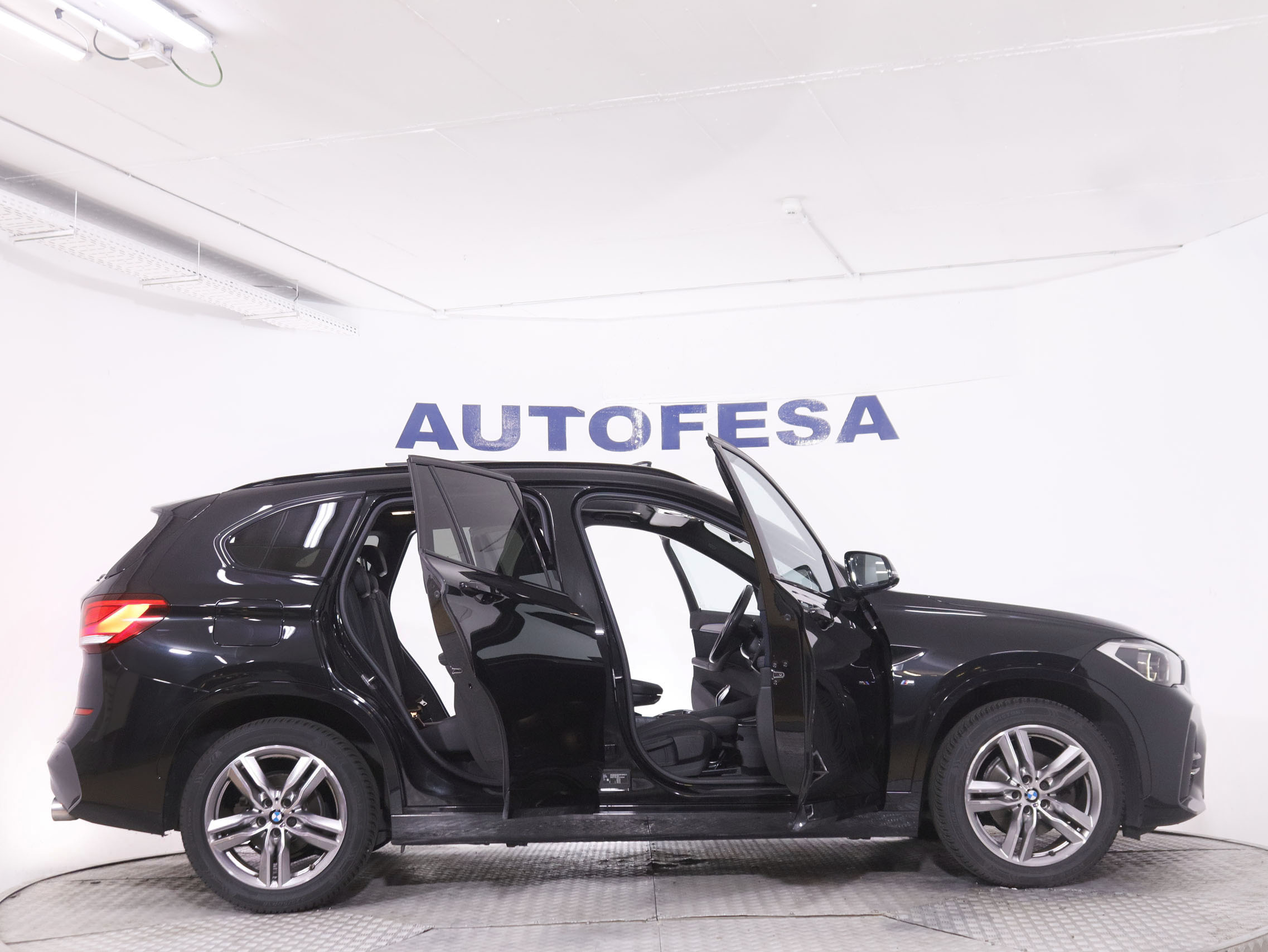 BMW X1 sDrive 18d M-Sport - foto 9
