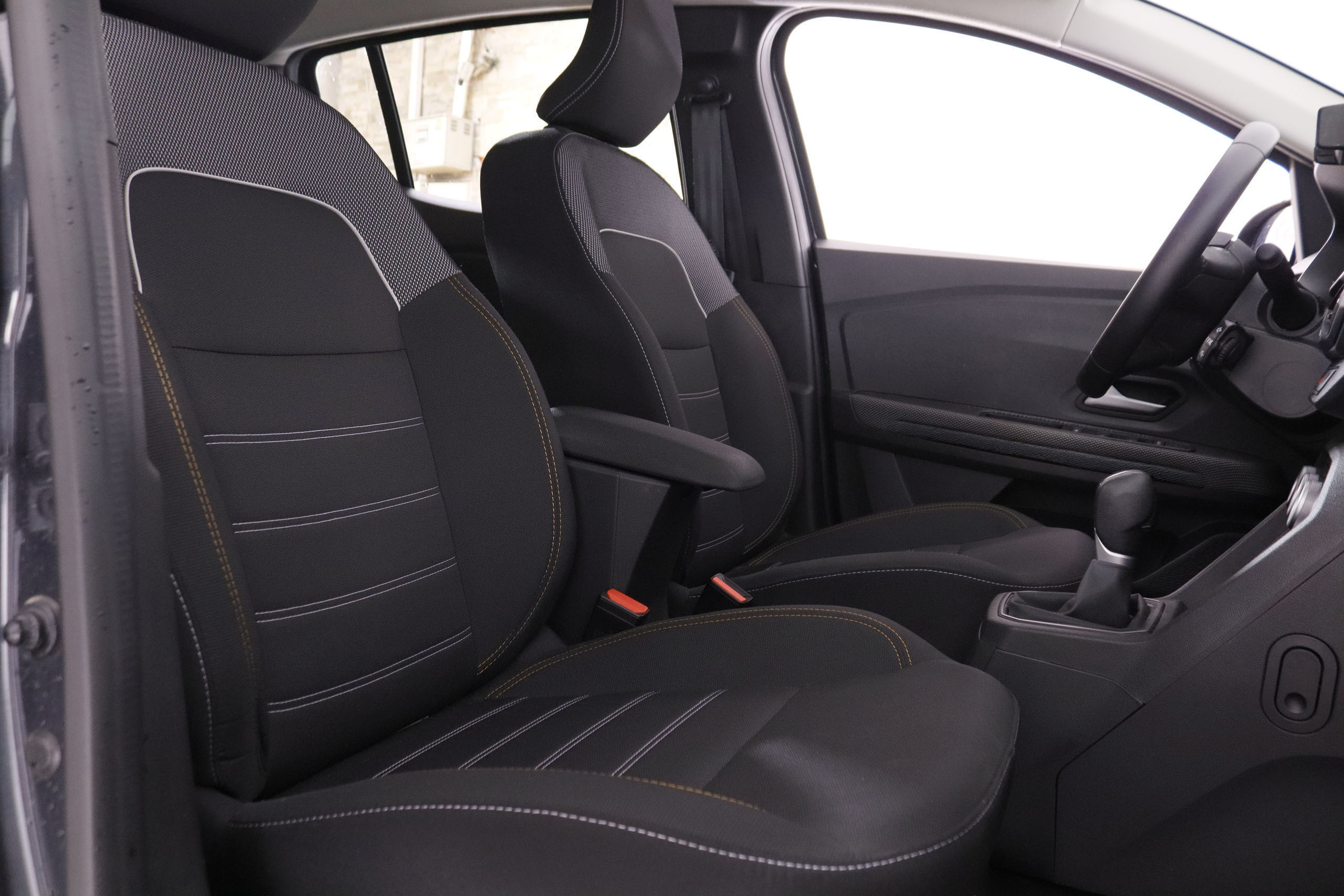 Dacia Sandero 1.0 TCe Expression - foto 18