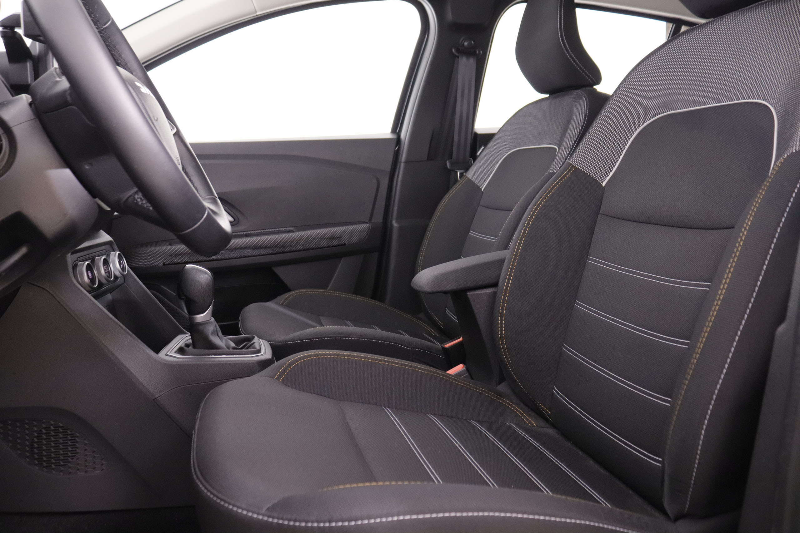 Dacia Sandero 1.0 TCe Expression - foto 17