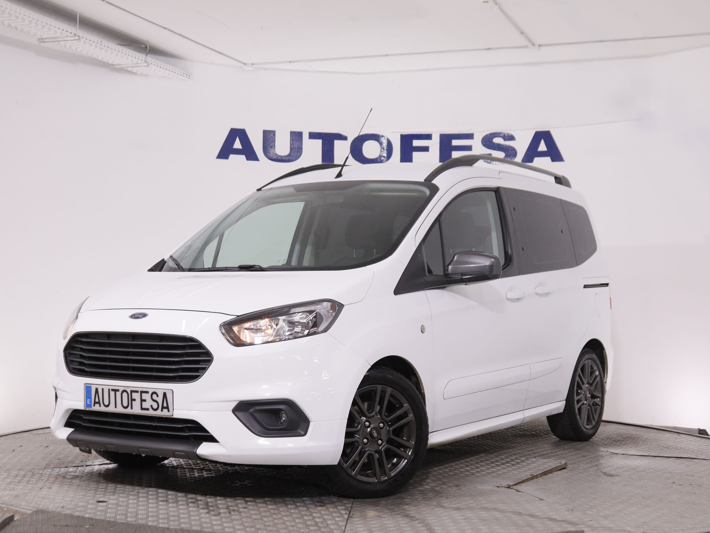 Ford Tourneo Courier 1.5 ECO Blue Titanium