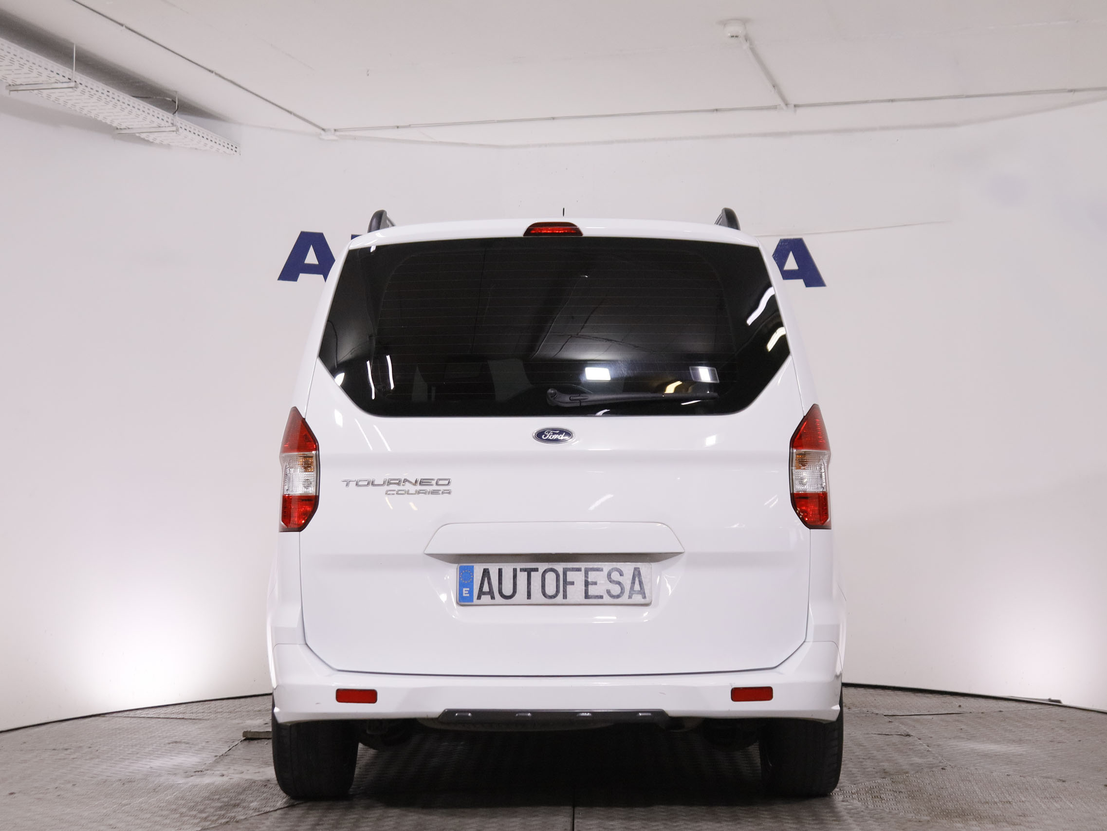 Ford Tourneo Courier 1.5 ECO Blue Titanium - foto 5