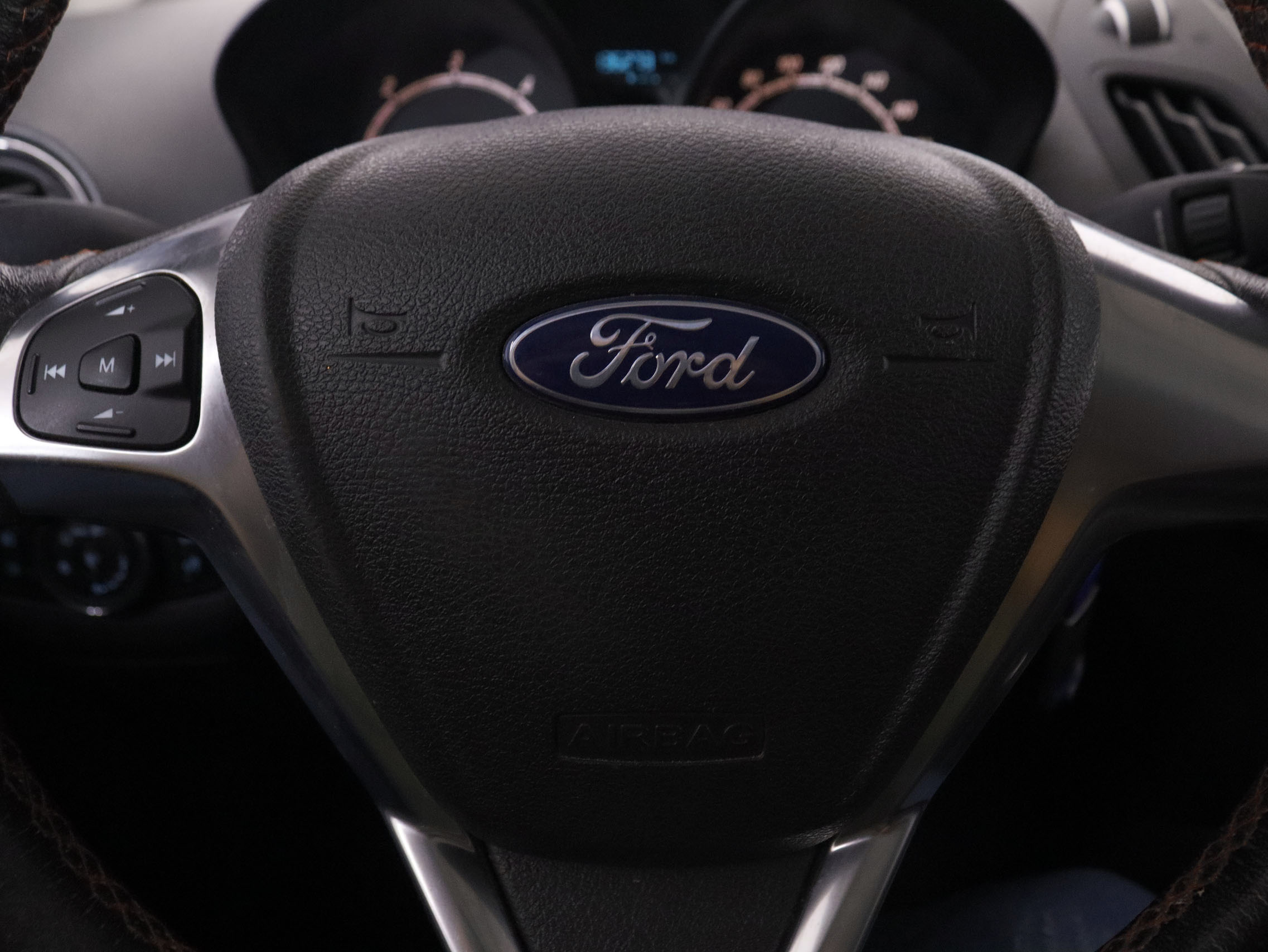 Ford Tourneo Courier 1.5 ECO Blue Titanium - foto 12