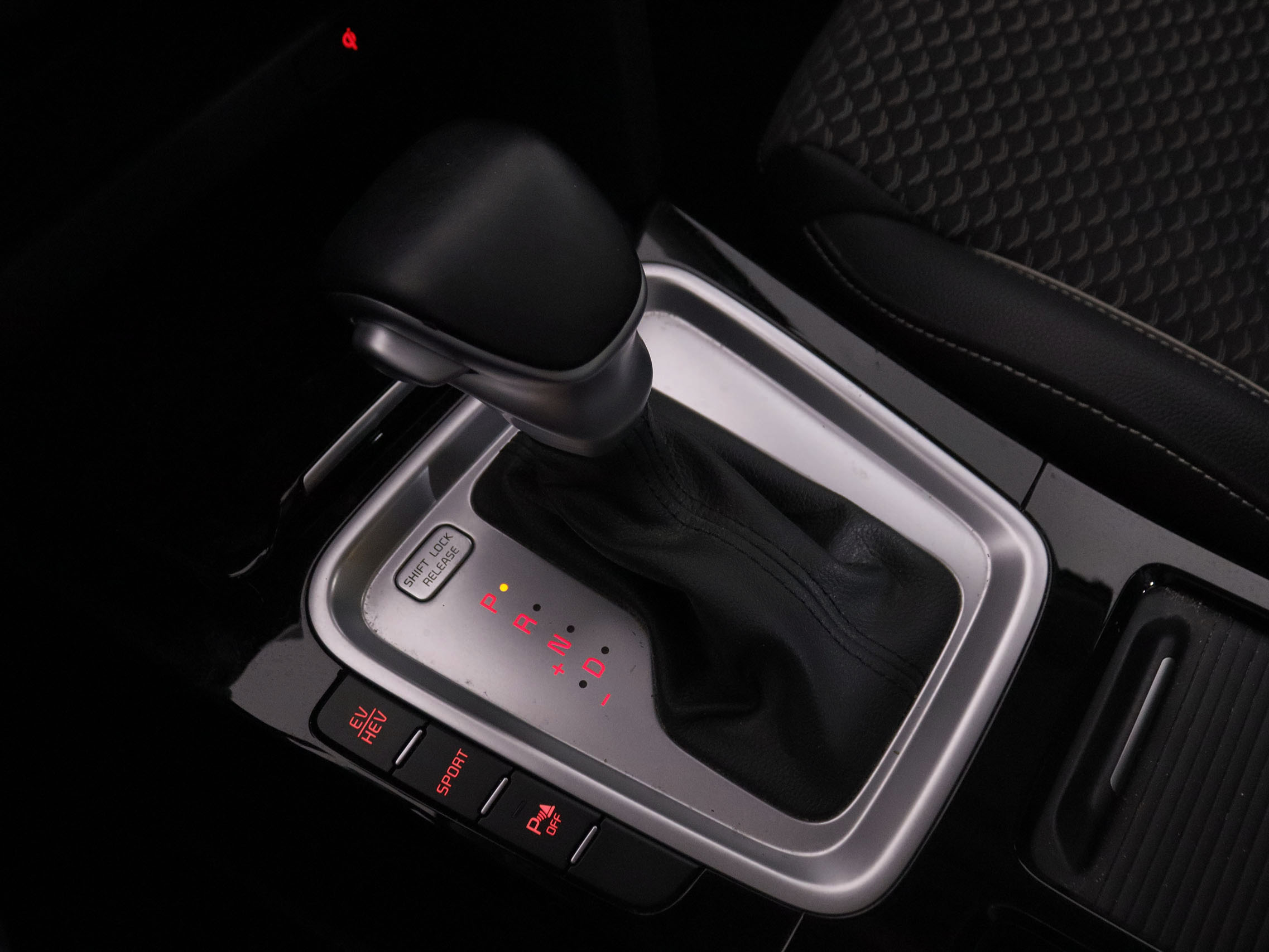 Kia XCeed 1.6 CDI PHEV E-Tech - foto 19