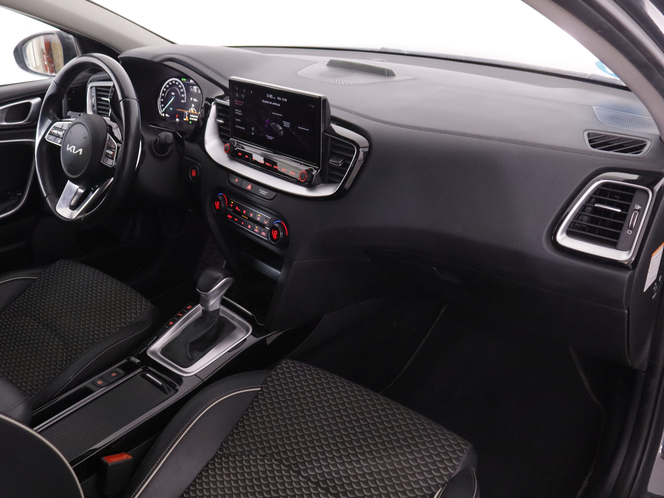 Kia XCeed 1.6 CDI PHEV E-Tech - foto 12