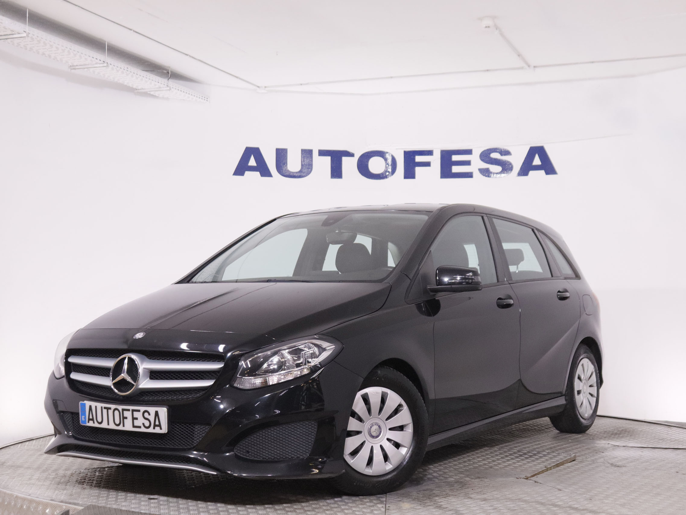 Mercedes-Benz Clase B B180d - foto 1