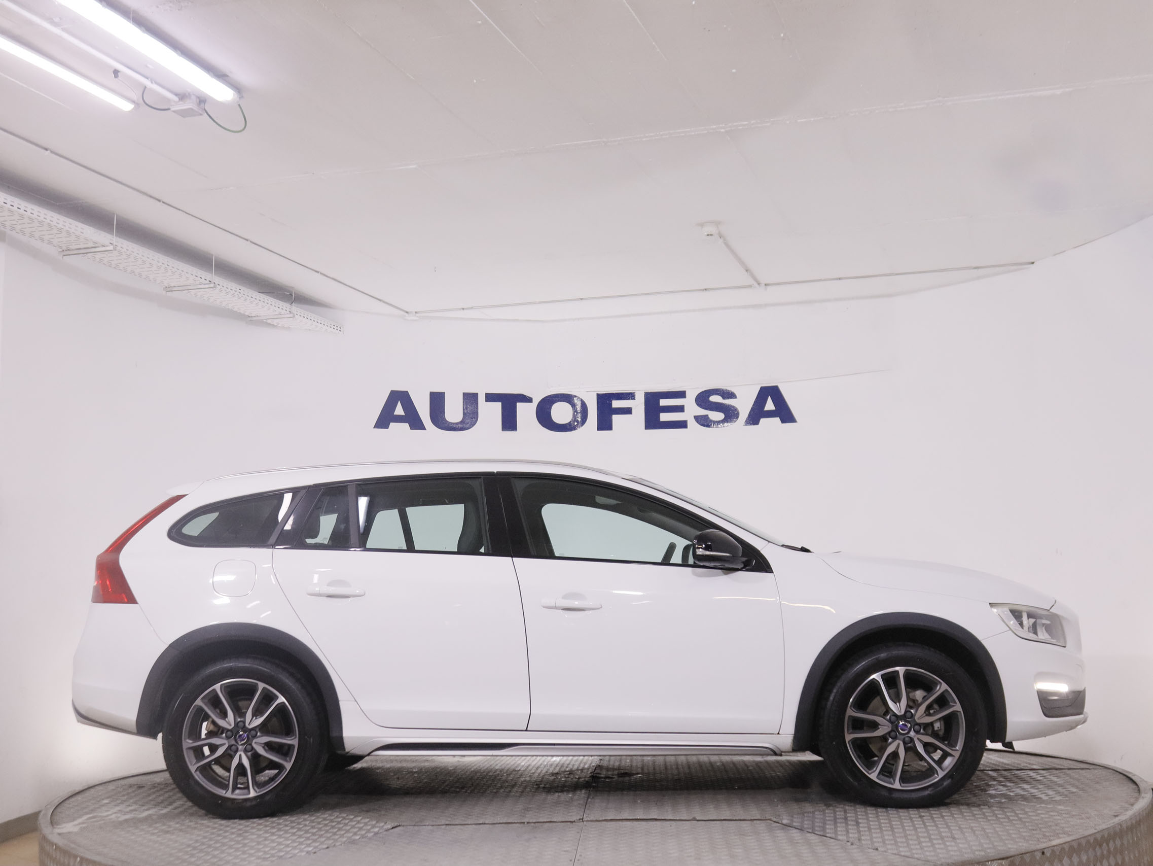 Volvo V60 2.0 D3 Plus - foto 7