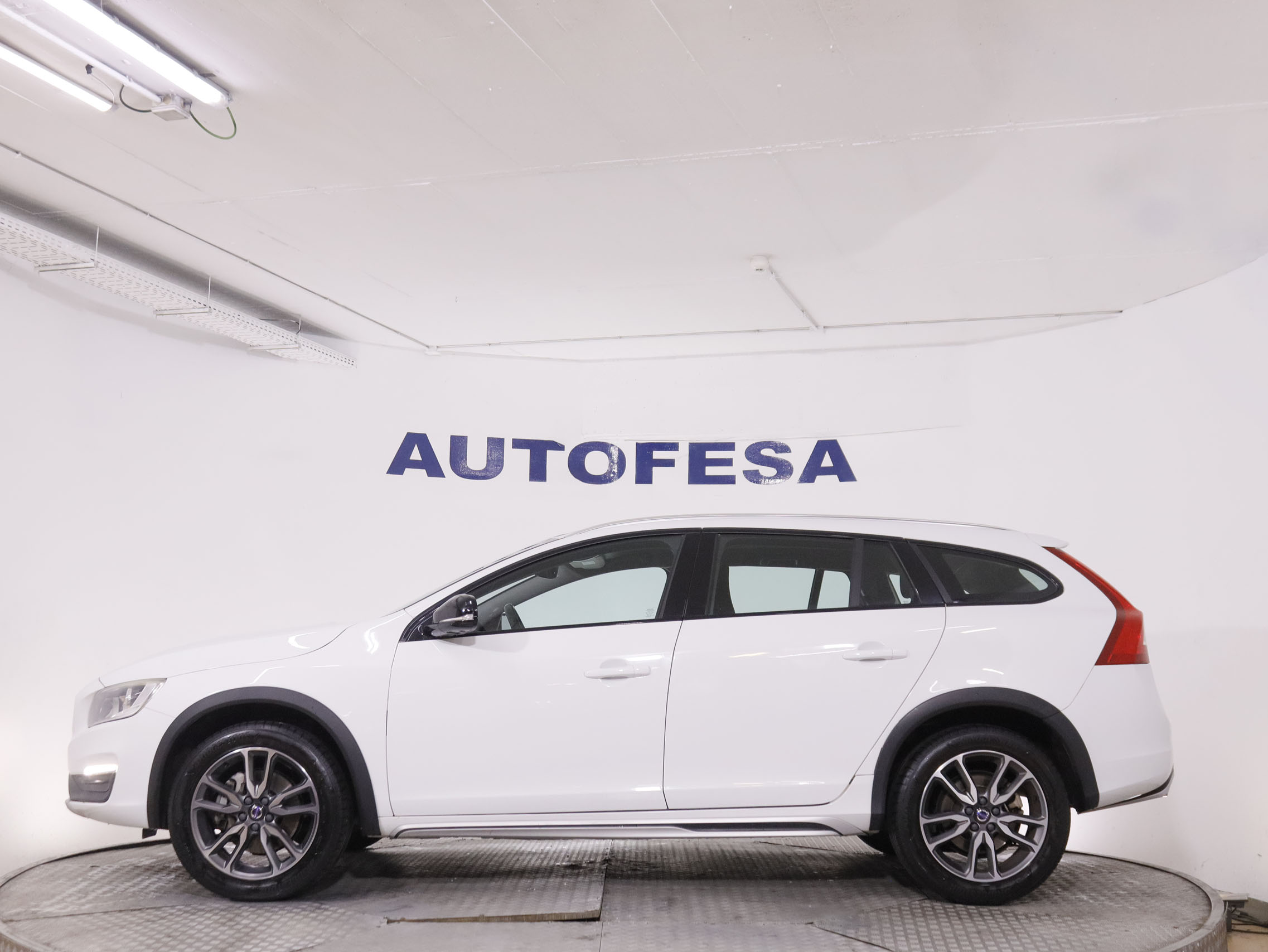 Volvo V60 2.0 D3 Plus - foto 9