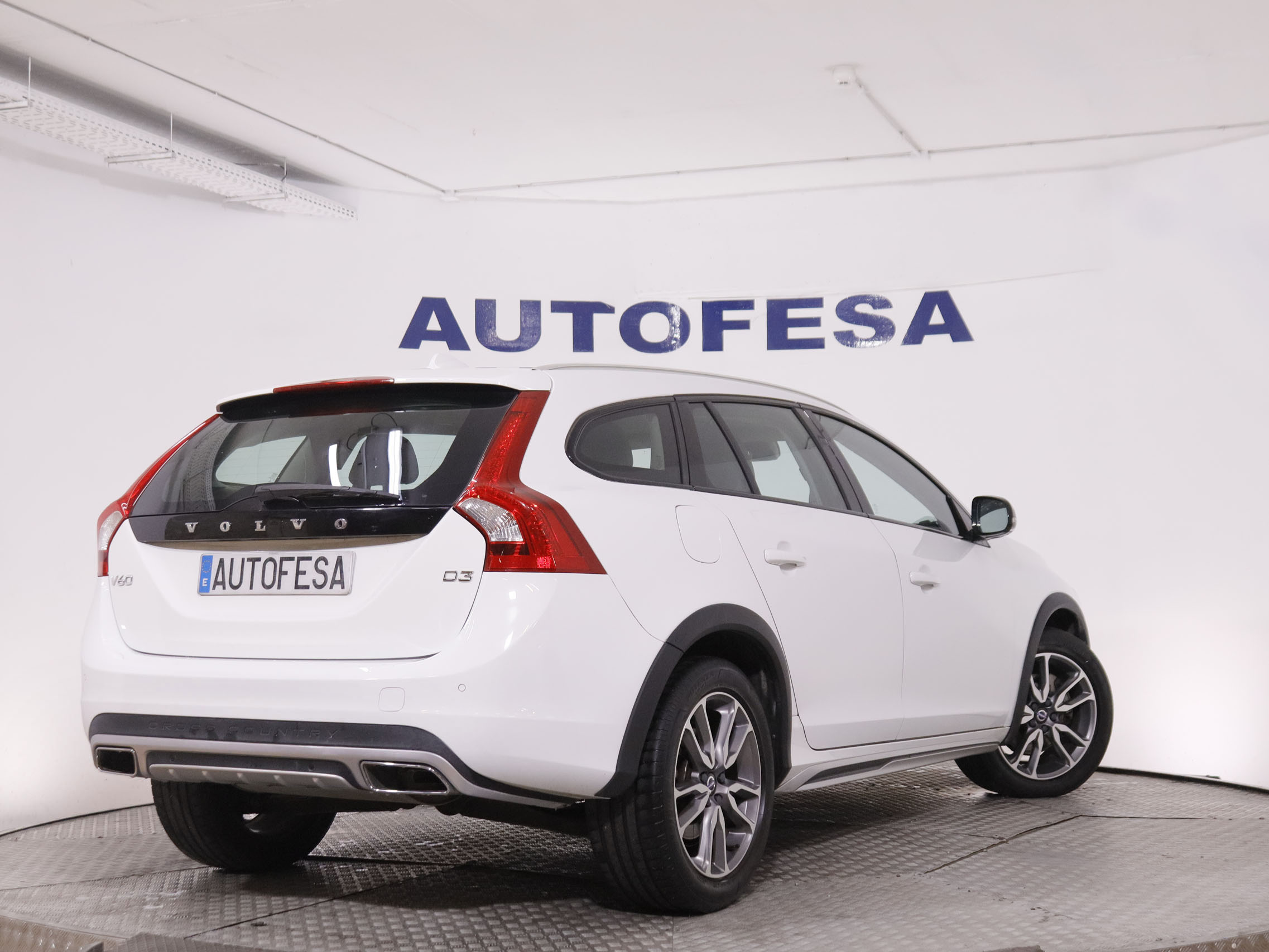 Volvo V60 2.0 D3 Plus - foto 6