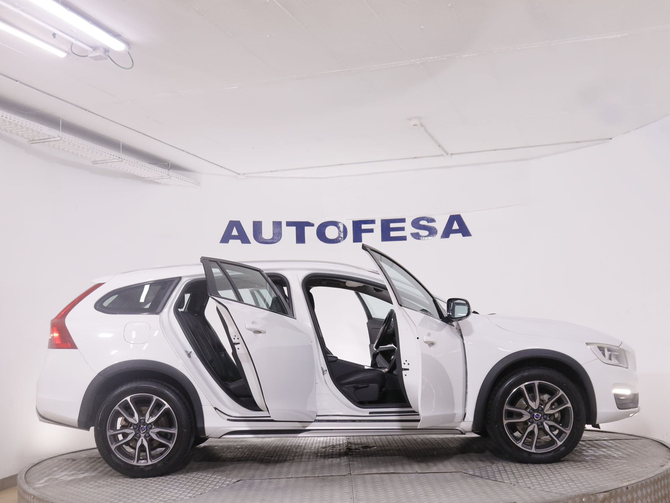 Volvo V60 2.0 D3 Plus - foto 10