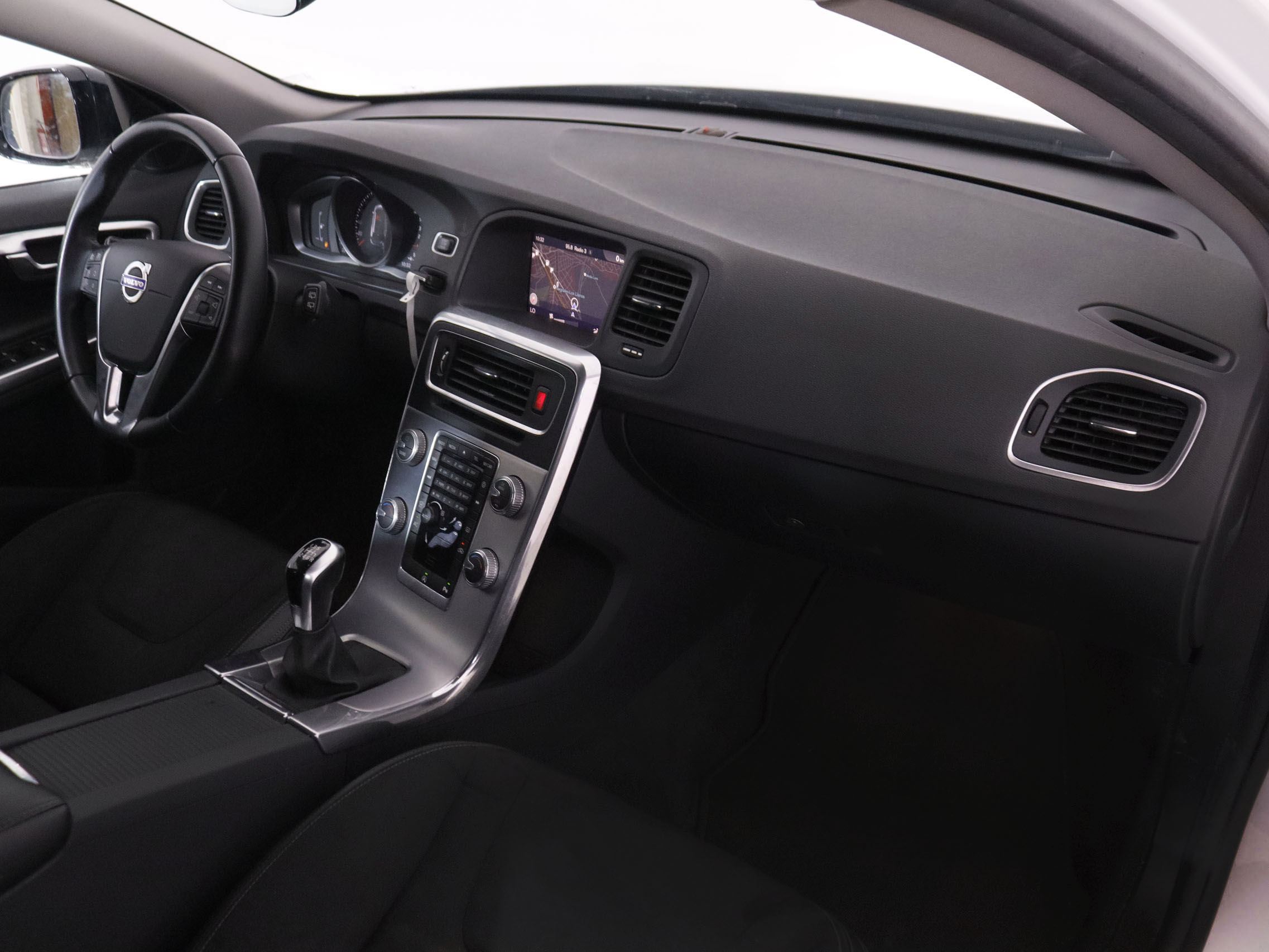 Volvo V60 2.0 D3 Plus - foto 12
