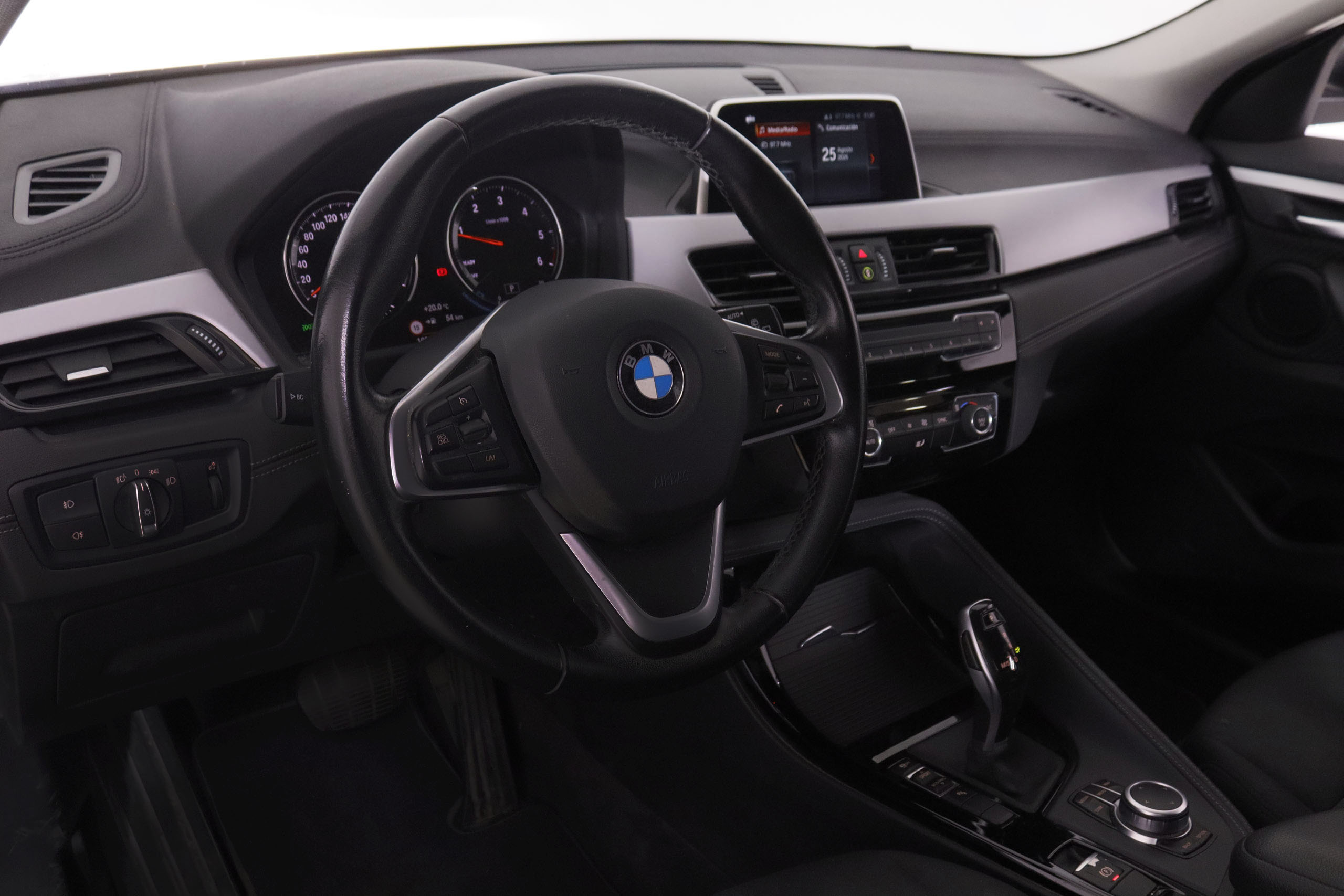 BMW X2 sDrive 18d - foto 11