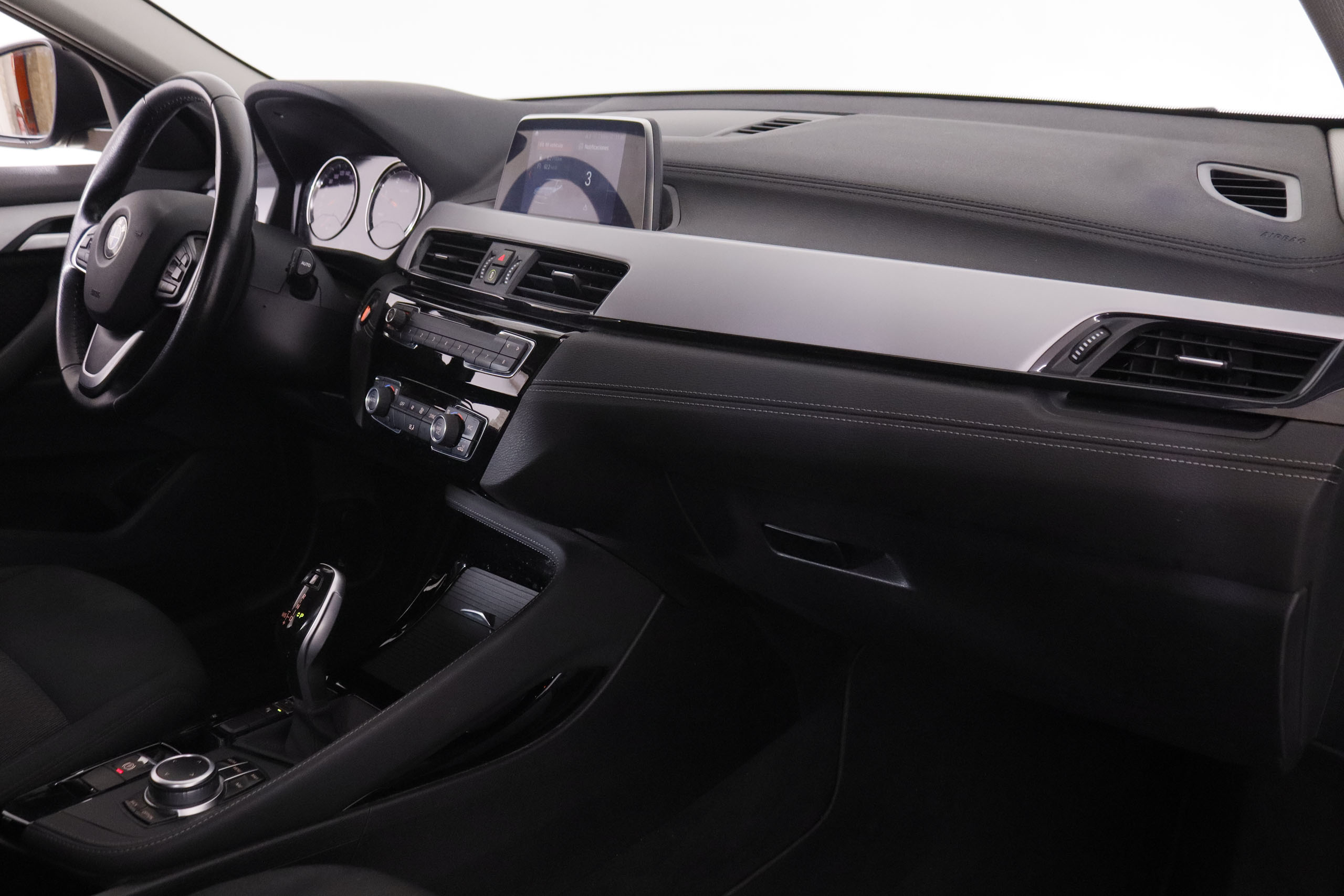 BMW X2 sDrive 18d - foto 12