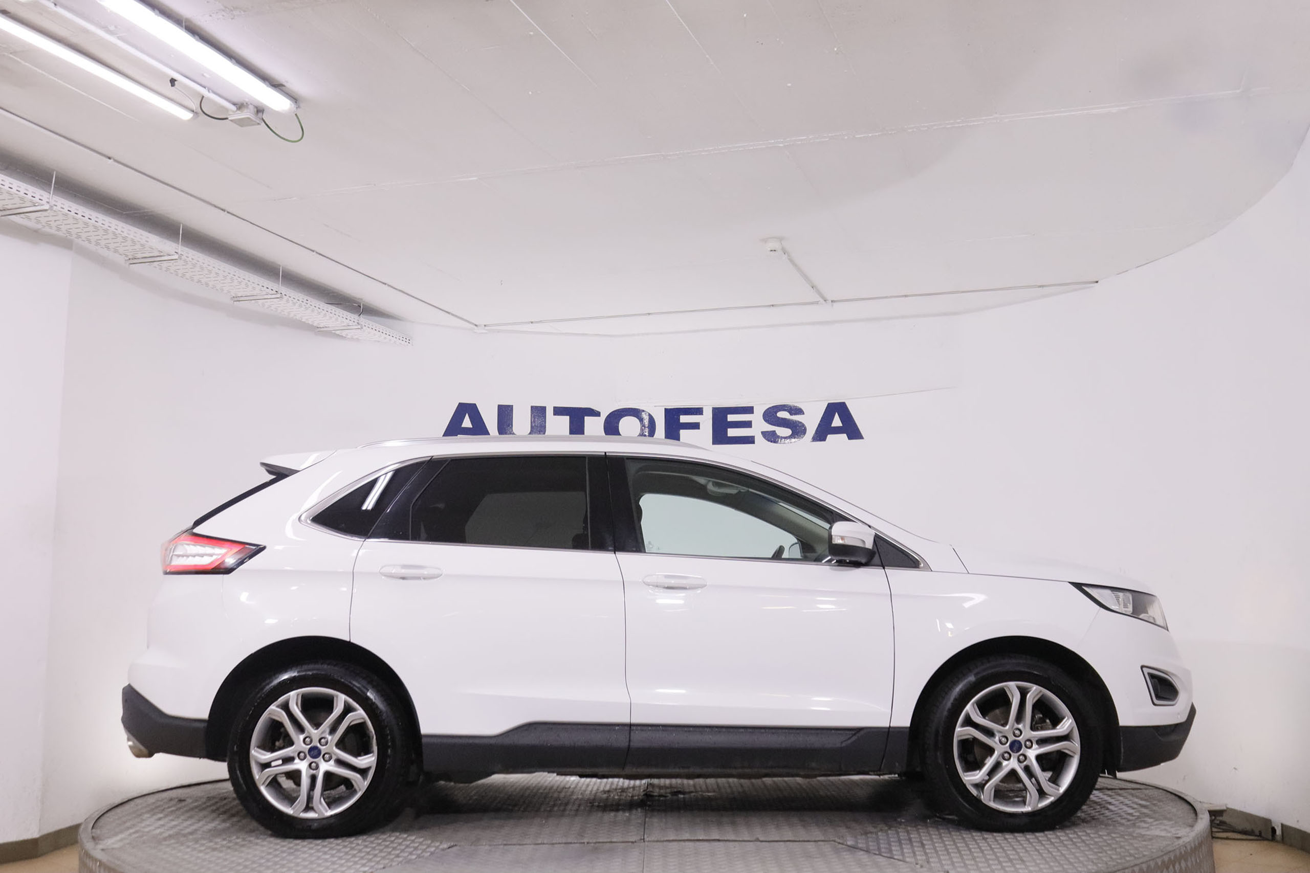 Ford Edge 2.0 TDCi Titanium AWD - foto 5
