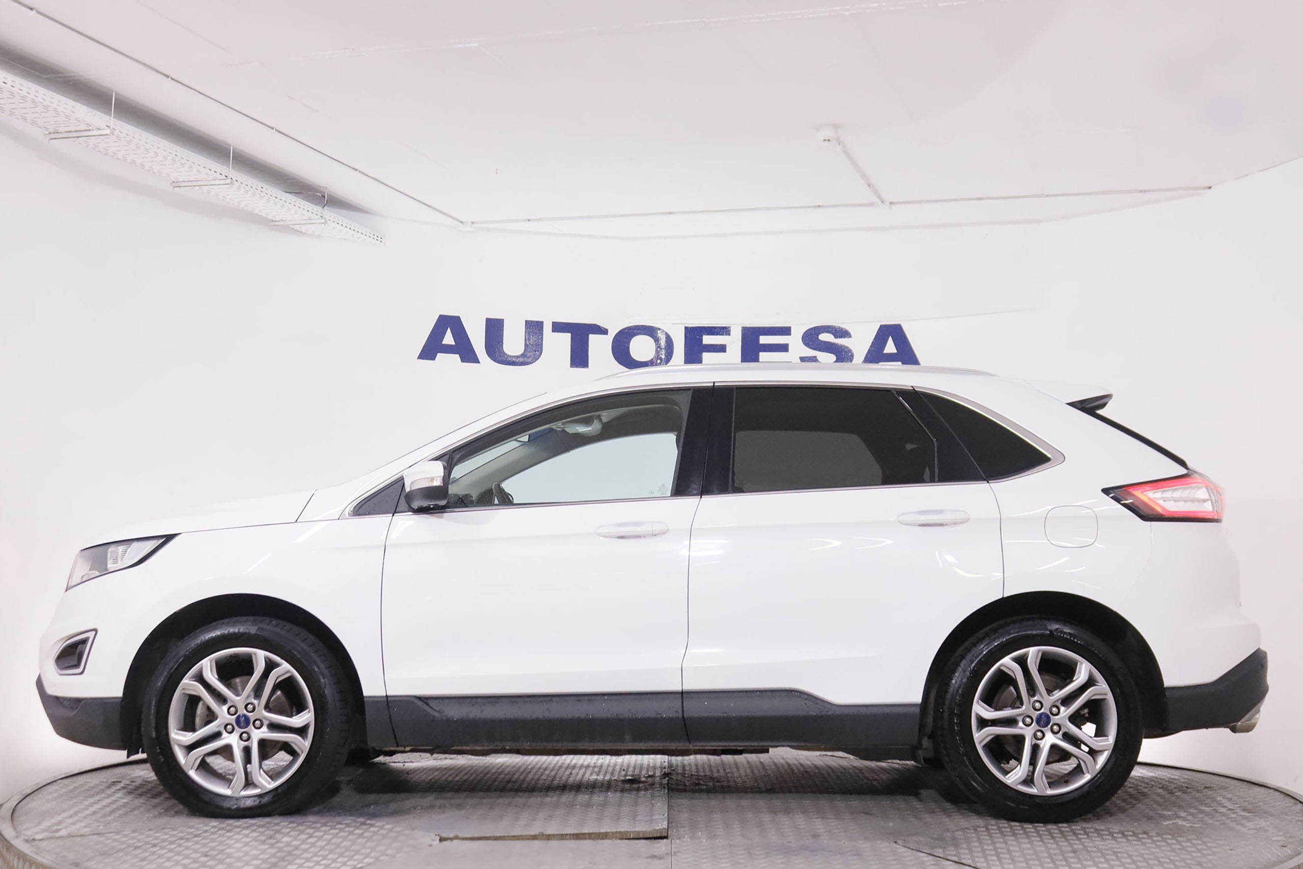 Ford Edge 2.0 TDCi Titanium AWD - foto 4
