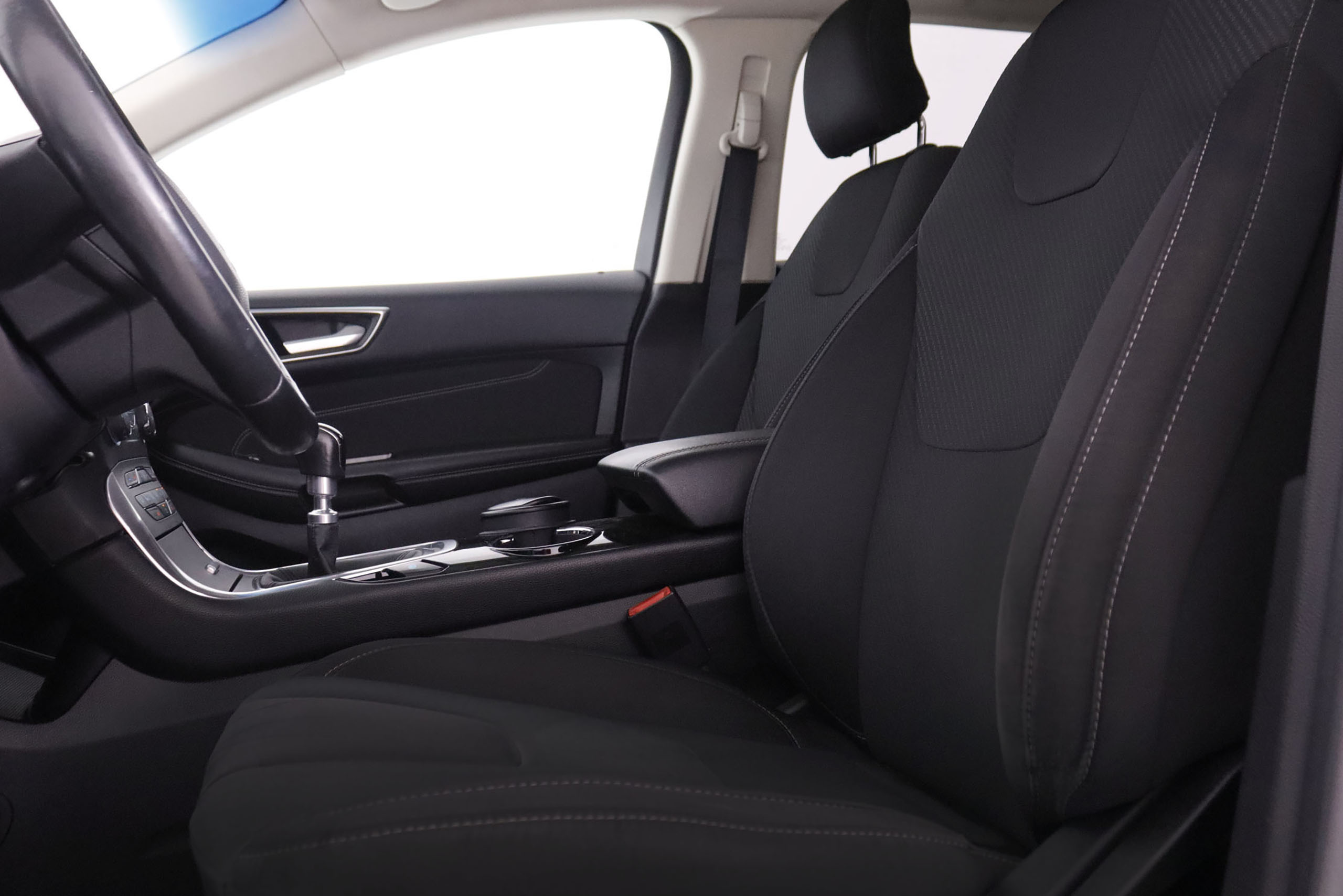 Ford Edge 2.0 TDCi Titanium AWD - foto 18