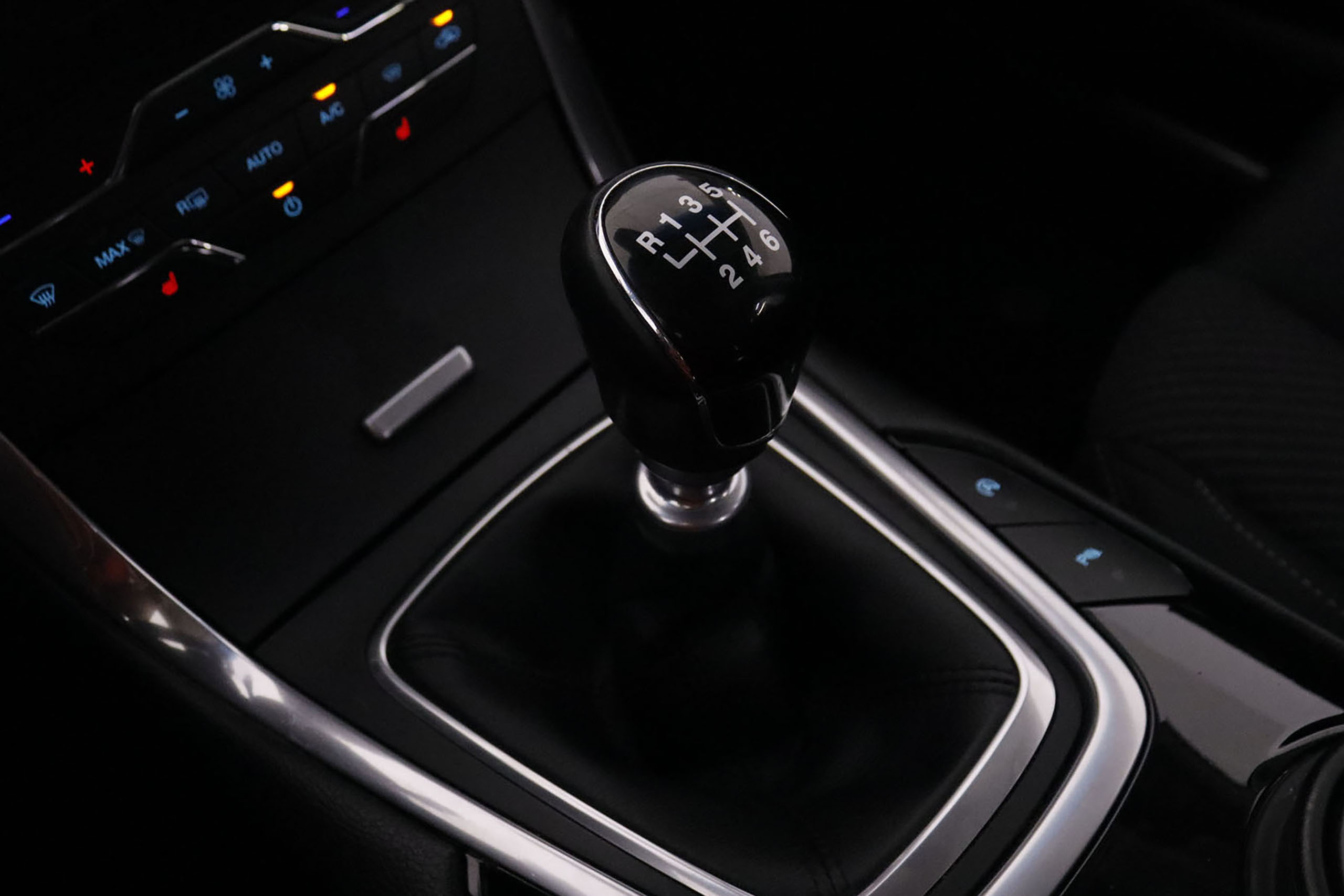 Ford Edge 2.0 TDCi Titanium AWD - foto 13