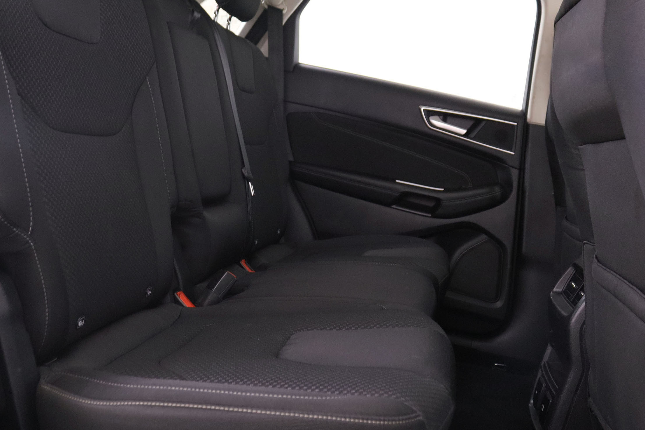 Ford Edge 2.0 TDCi Titanium AWD - foto 19