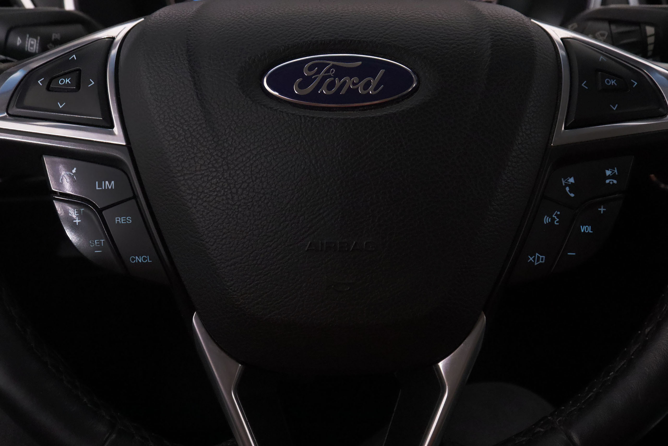 Ford Edge 2.0 TDCi Titanium AWD - foto 14