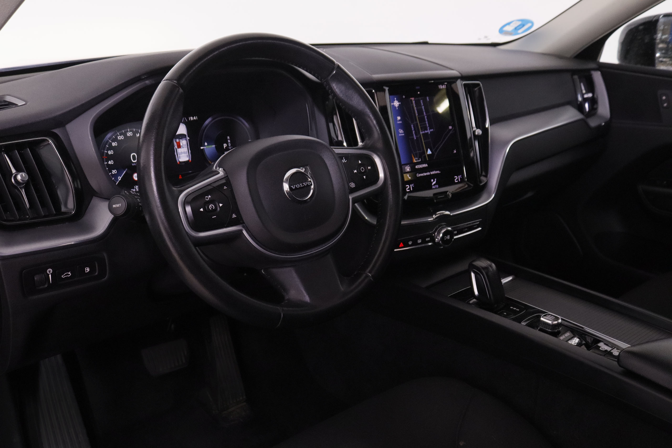 Volvo XC60 2.0 T6 AWD Recharge R-Design - foto 12