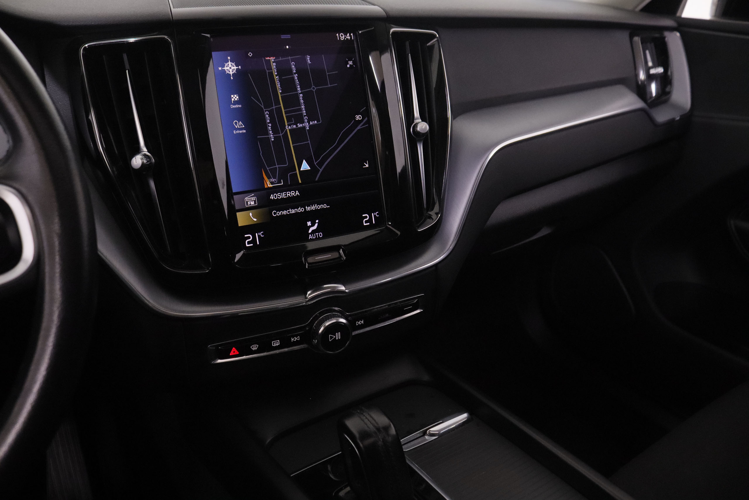 Volvo XC60 2.0 T6 AWD Recharge R-Design - foto 14