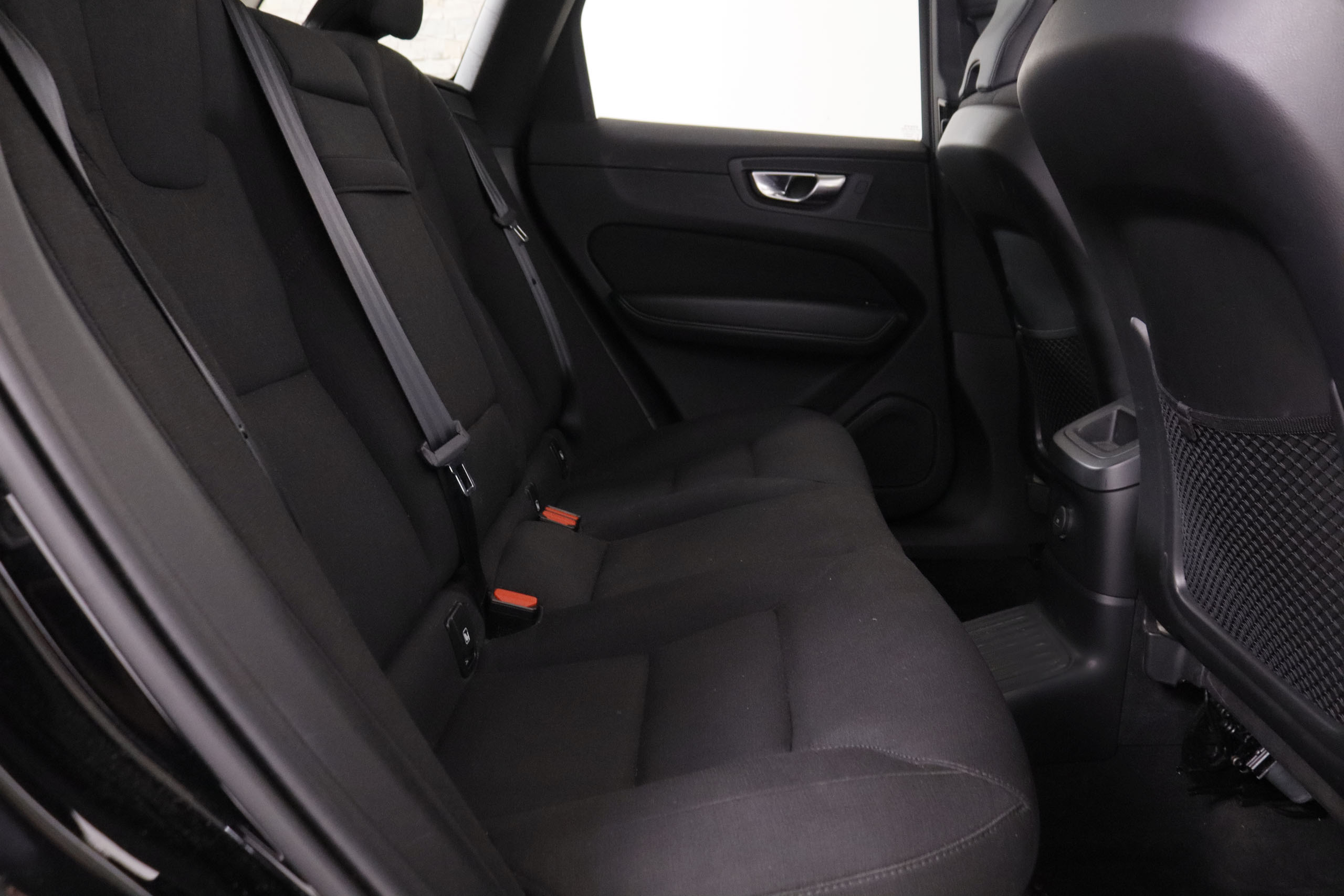 Volvo XC60 2.0 T6 AWD Recharge R-Design - foto 21