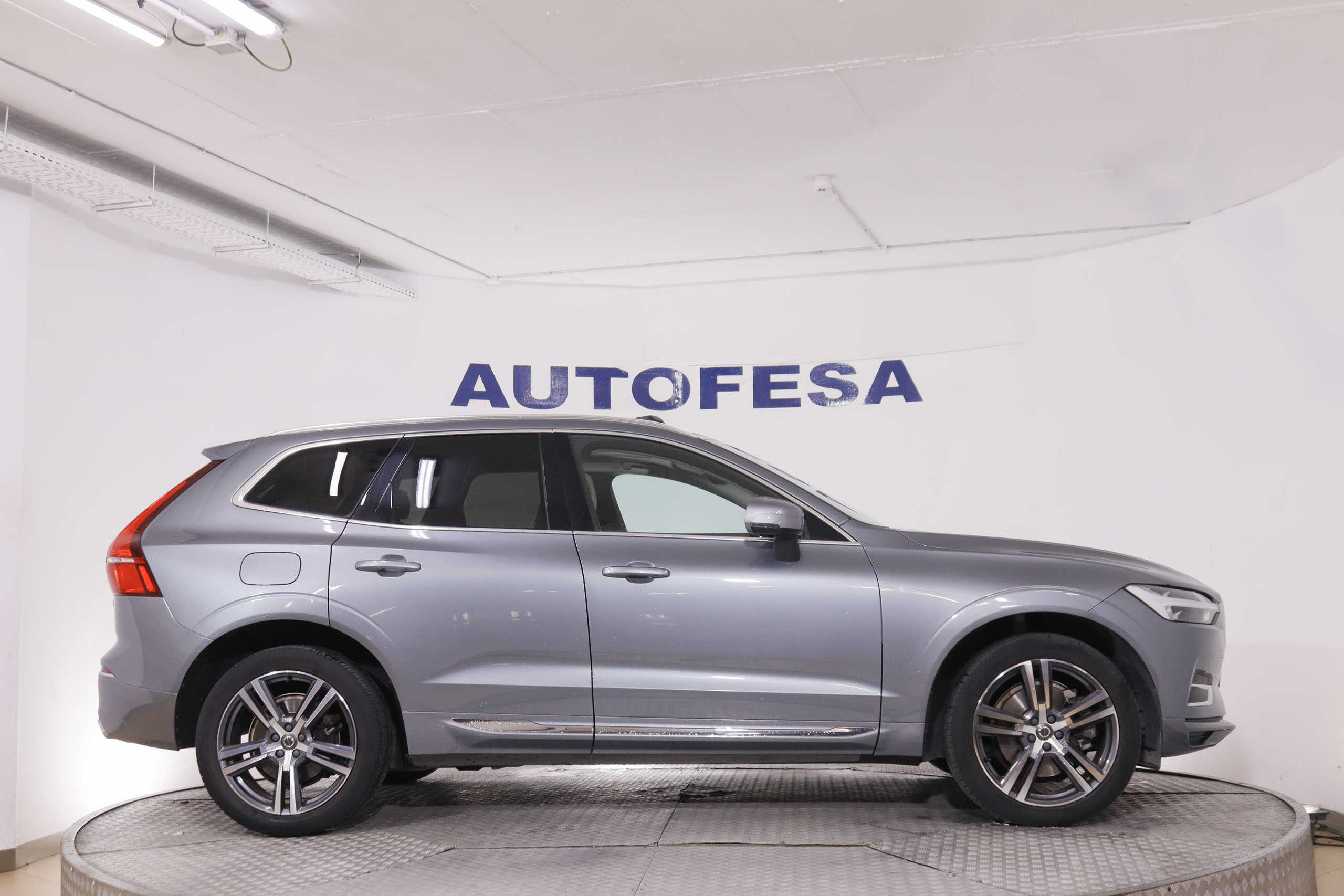 Volvo XC60 2.0 D4 Incription 4x2 - foto 4