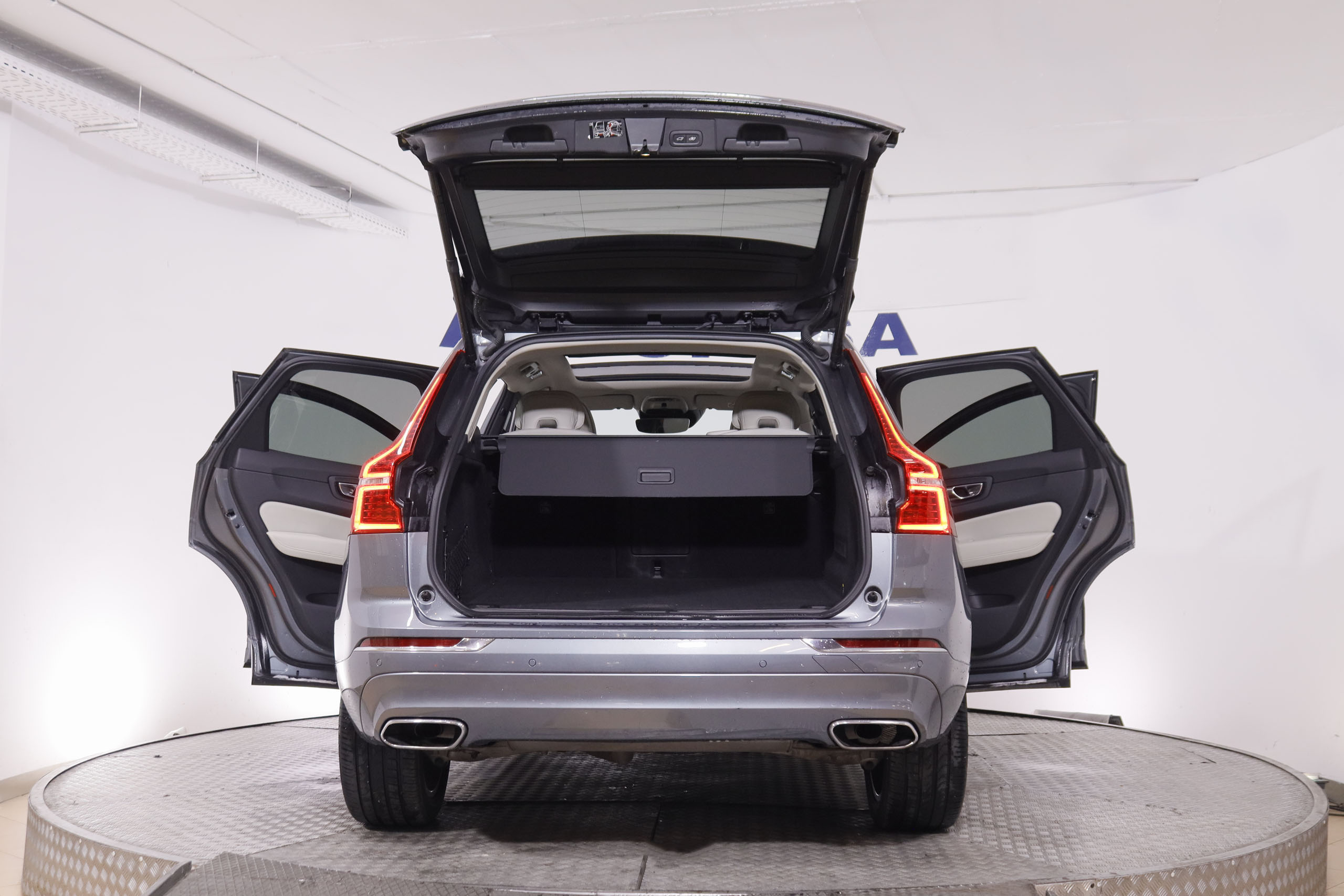 Volvo XC60 2.0 D4 Incription 4x2 - foto 6