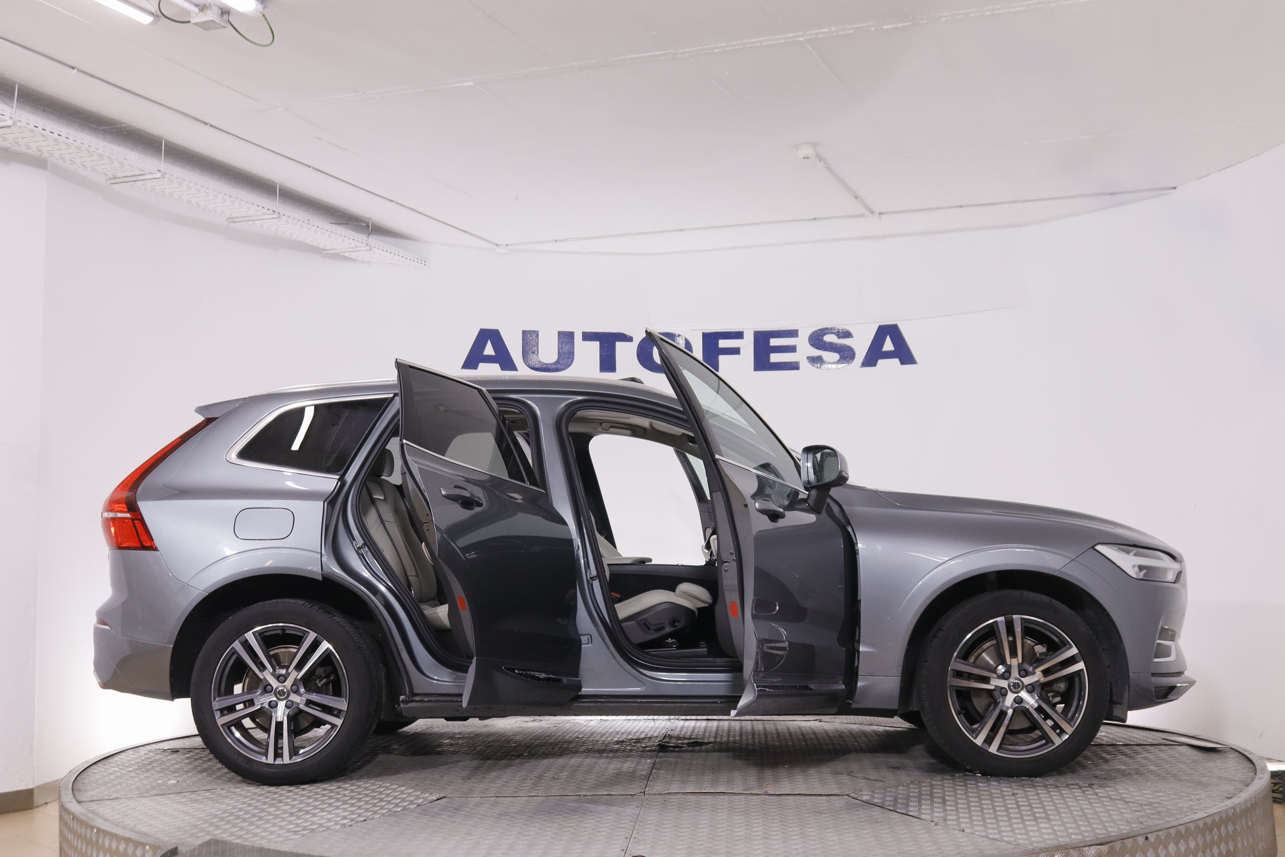 Volvo XC60 2.0 D4 Incription 4x2 - foto 8
