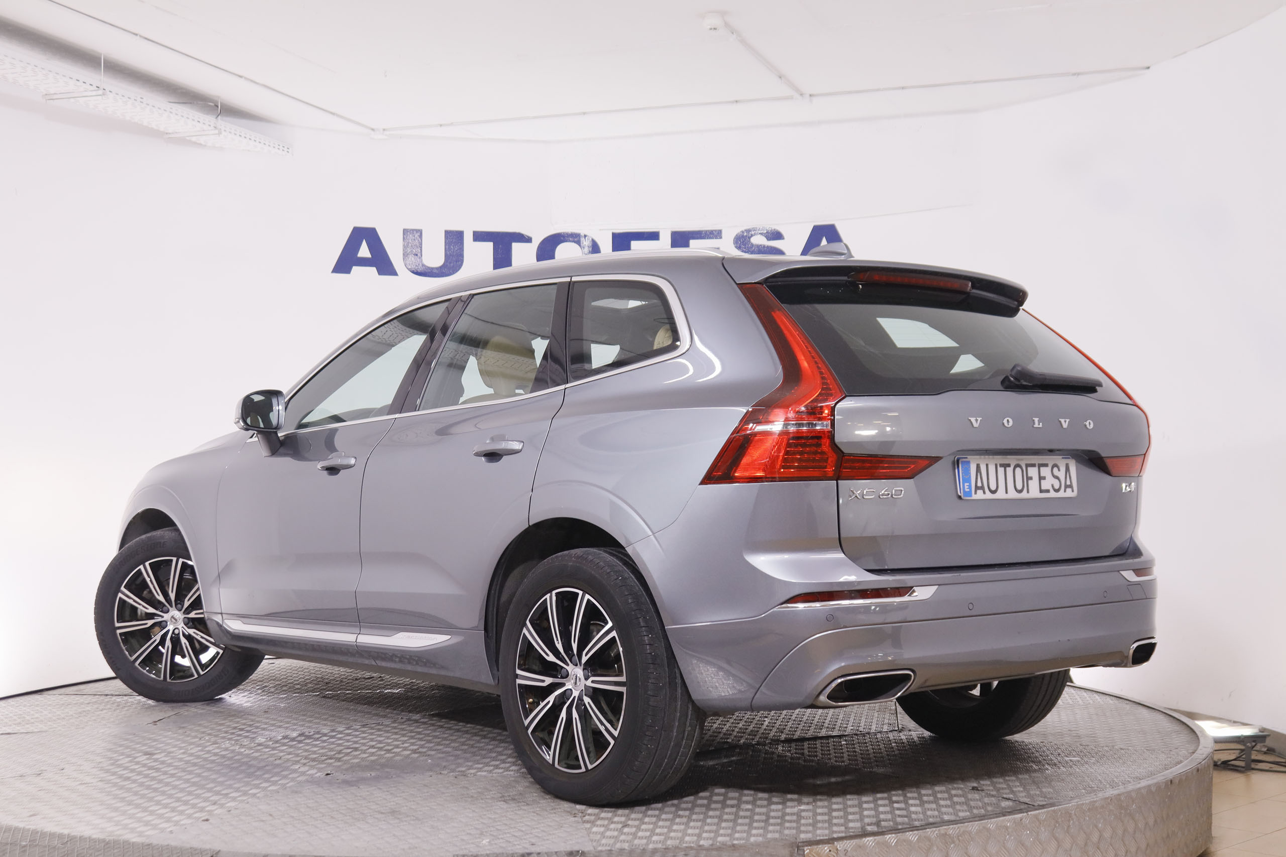 Volvo XC60 2.0 D4 Inscription 4x2 - foto 7