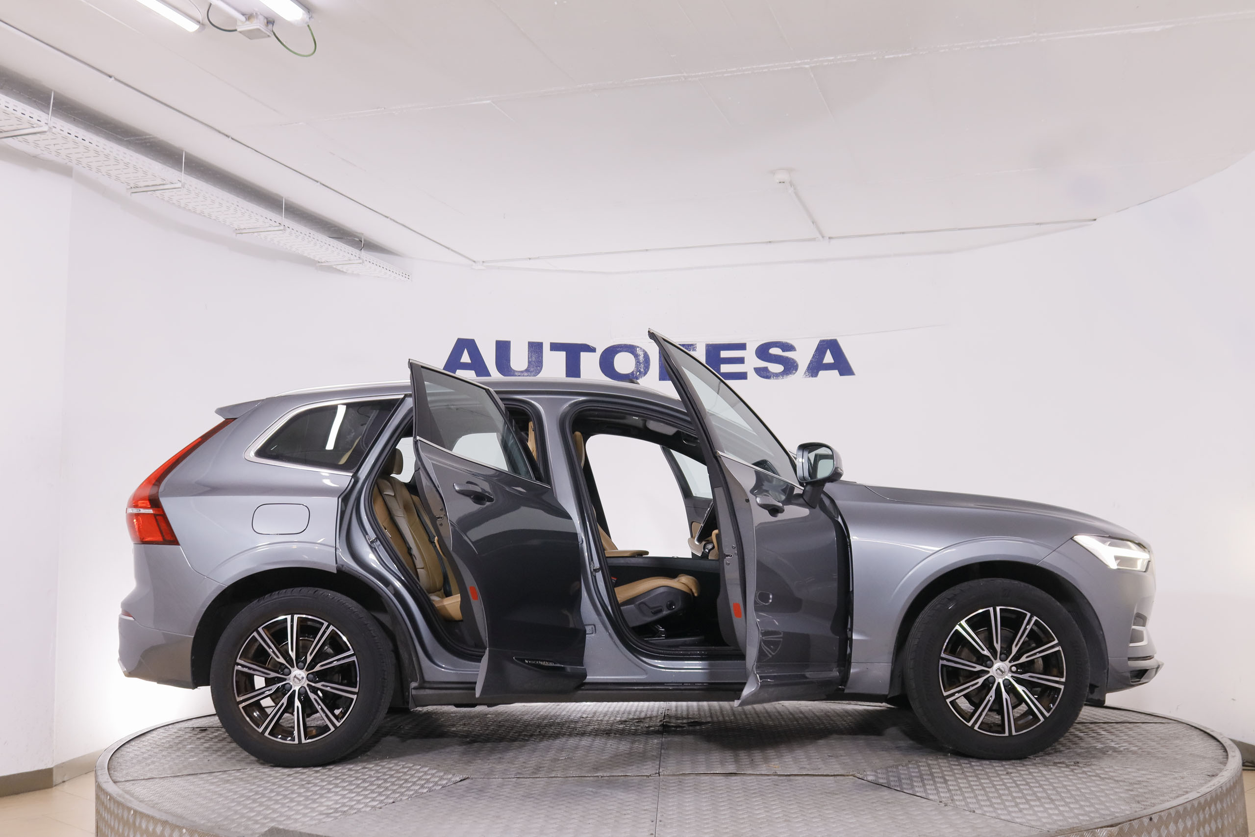 Volvo XC60 2.0 D4 Inscription 4x2 - foto 9