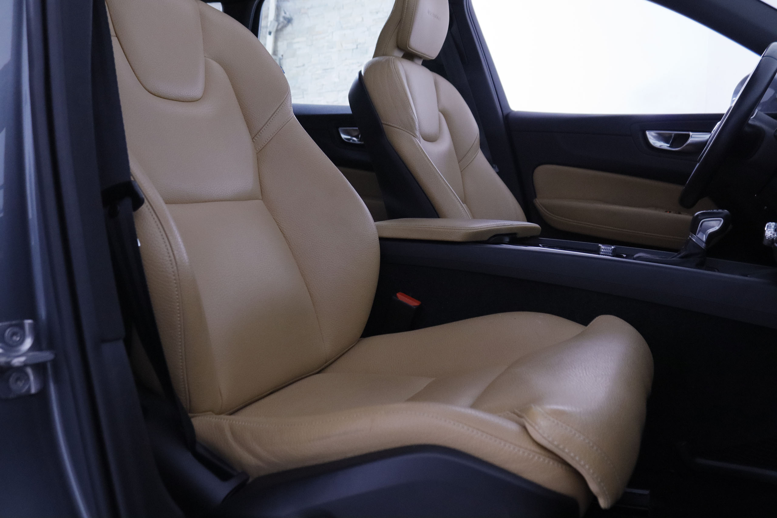 Volvo XC60 2.0 D4 Inscription 4x2 - foto 18
