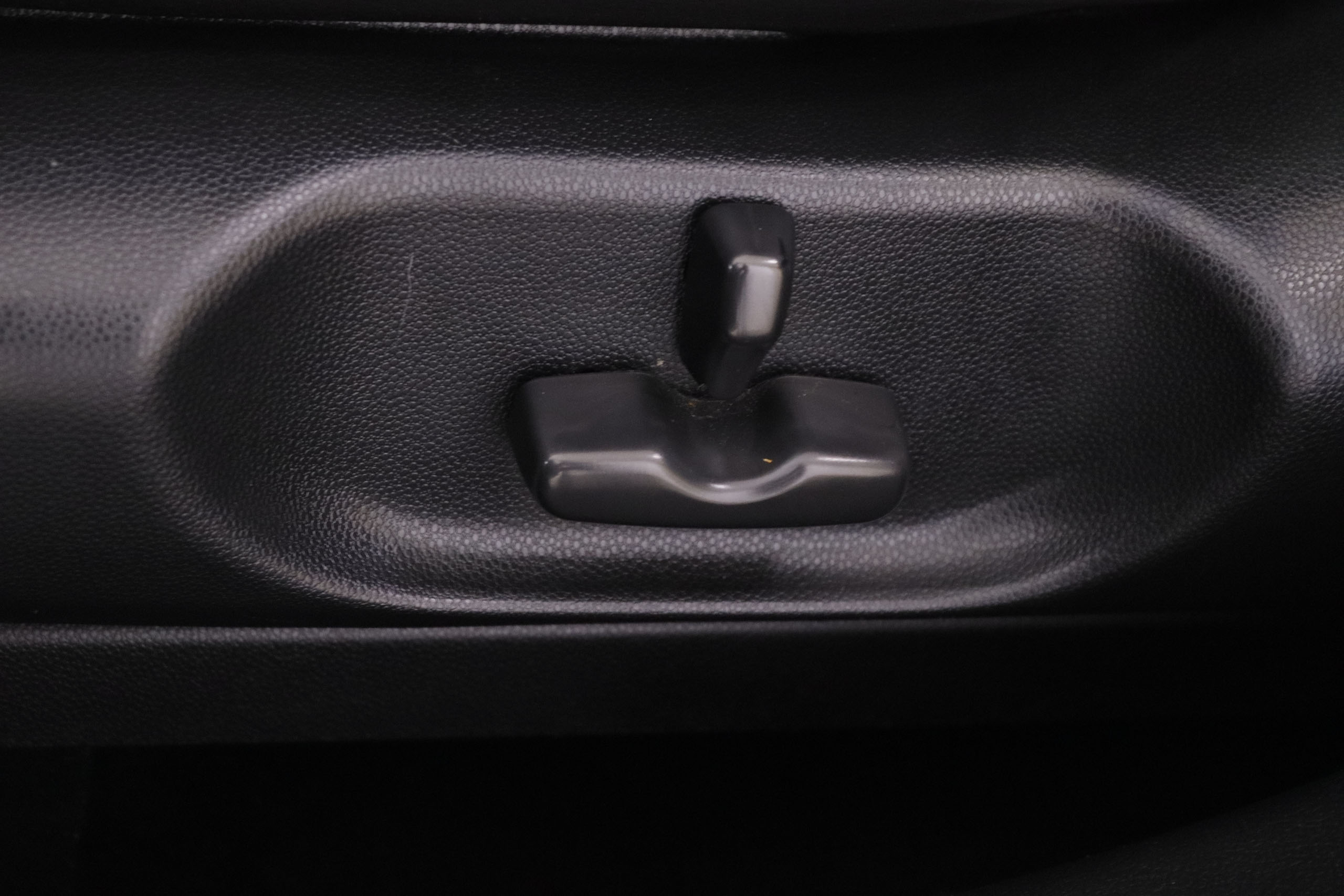 Mazda CX-7 2.3 DISI Luxury 4WD - foto 17