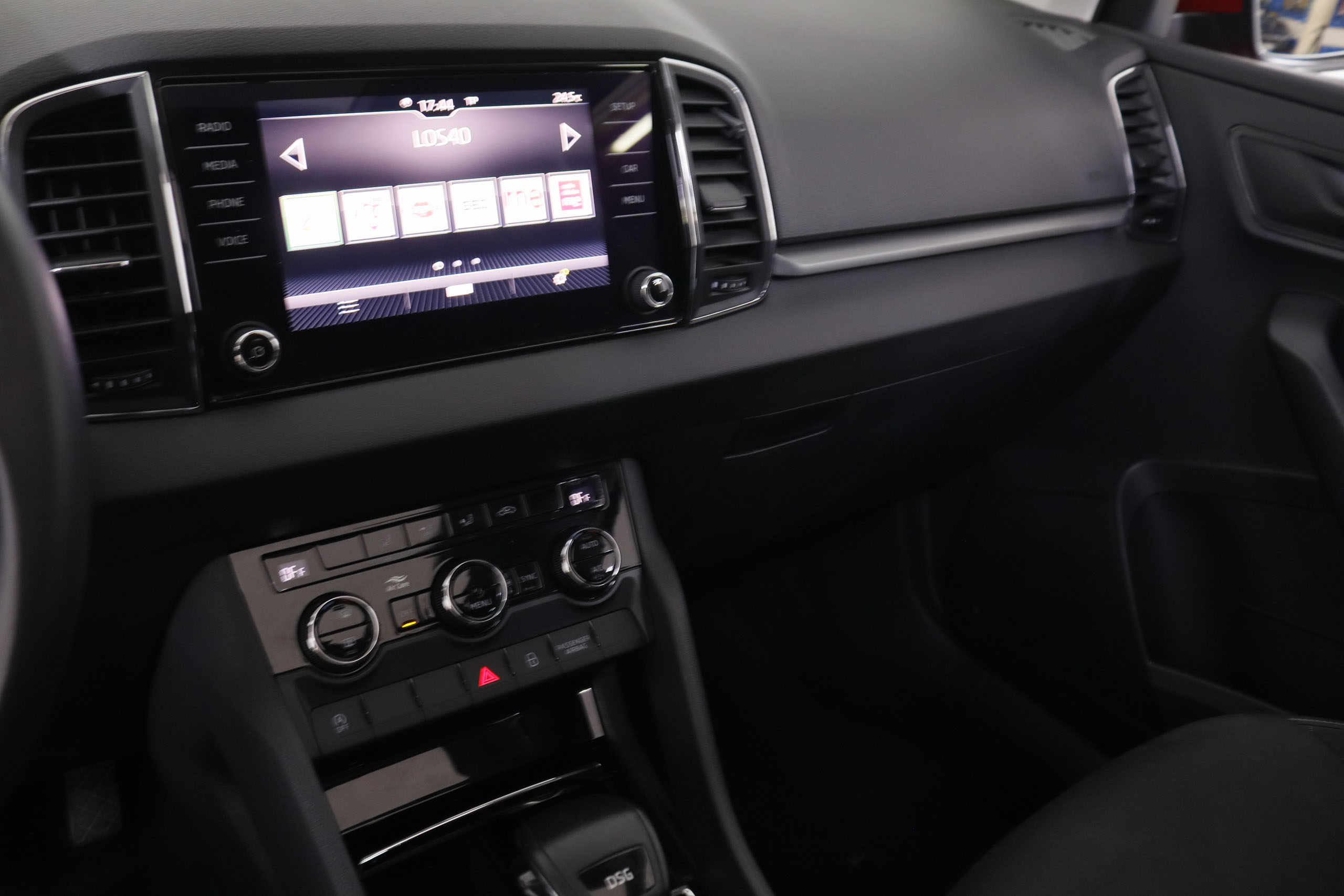 Škoda Karoq 1.5 TSI Ambition DSG - foto 14
